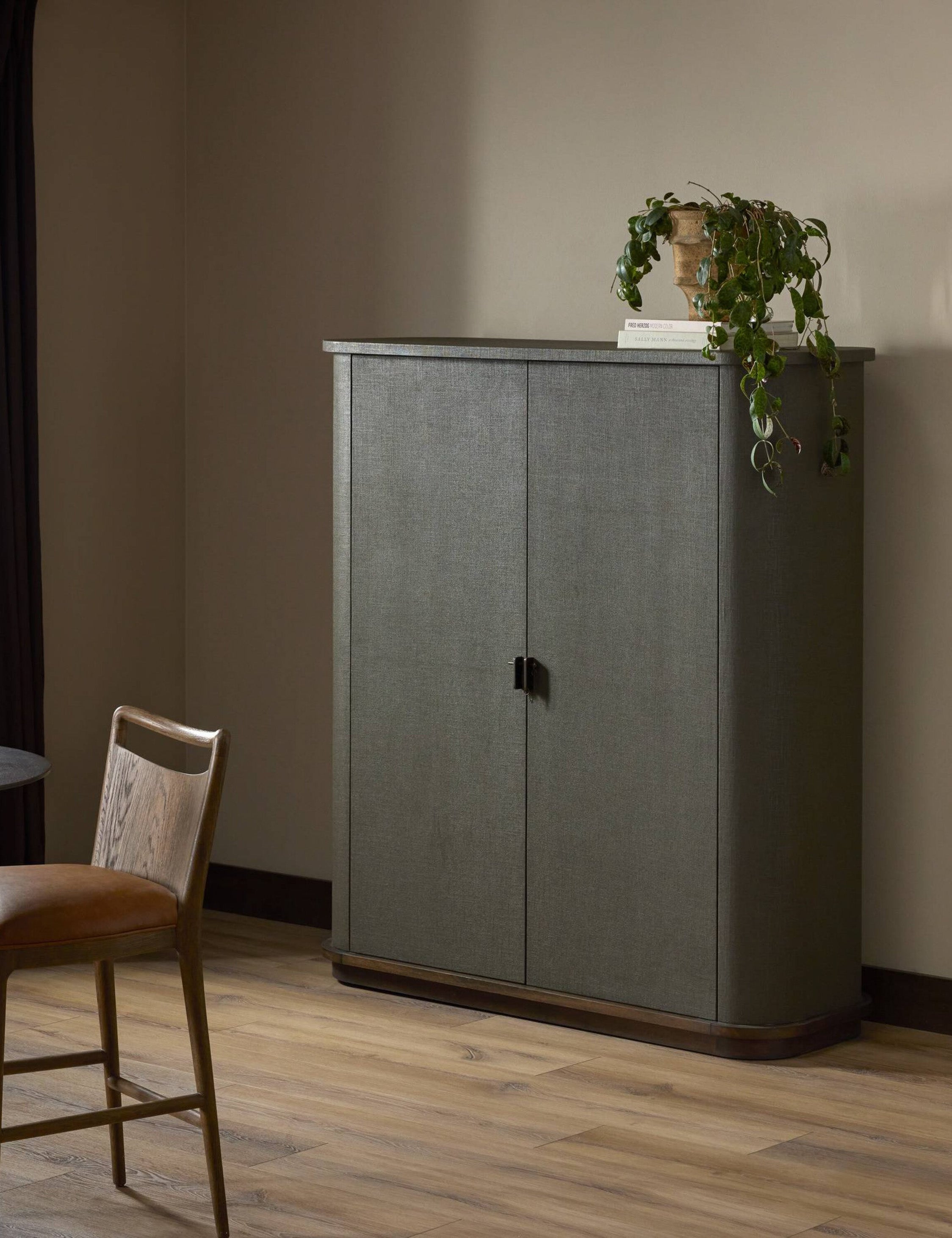 Lulu and Georgia - Vanna Cabinet