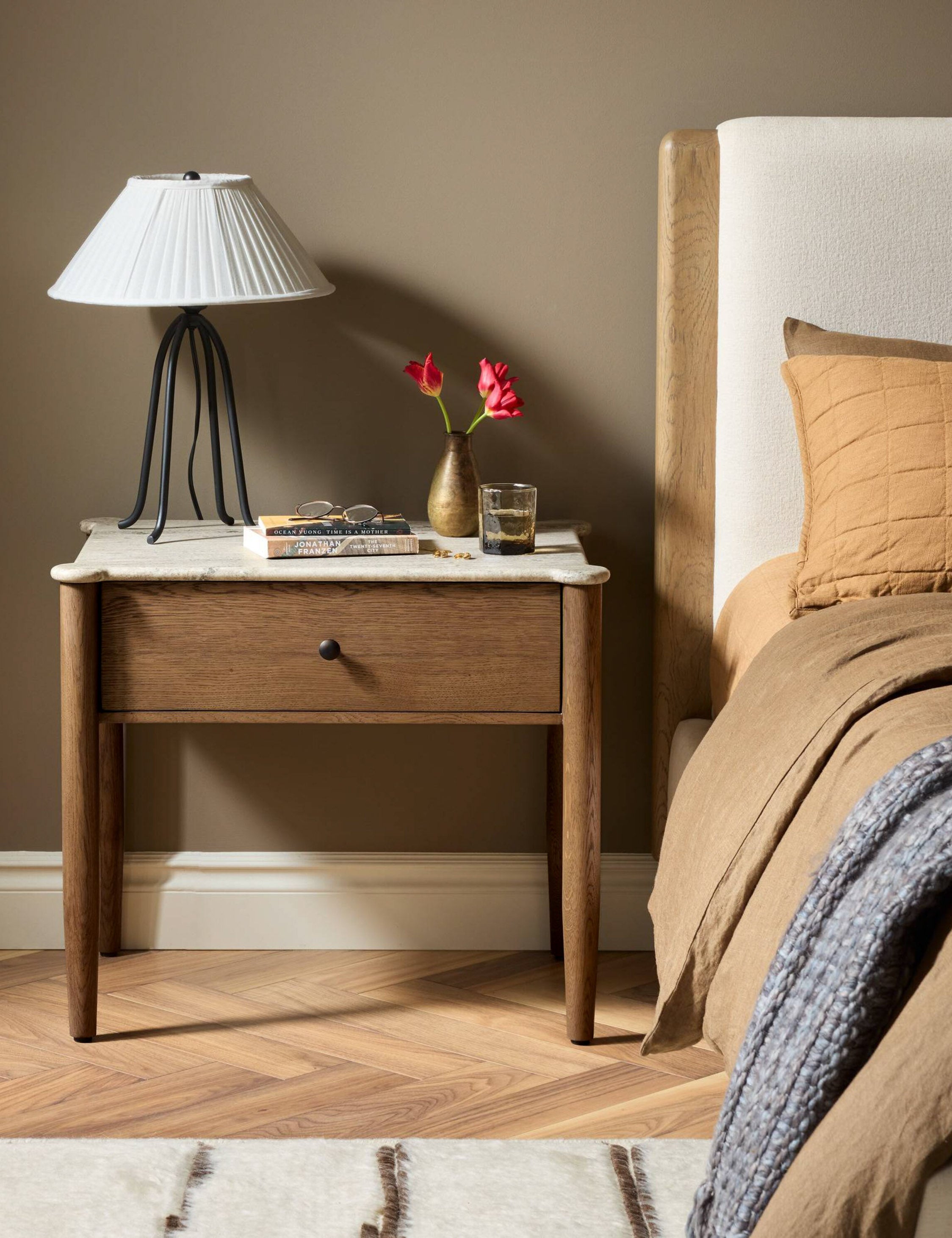 Lulu and Georgia - Doone Nightstand