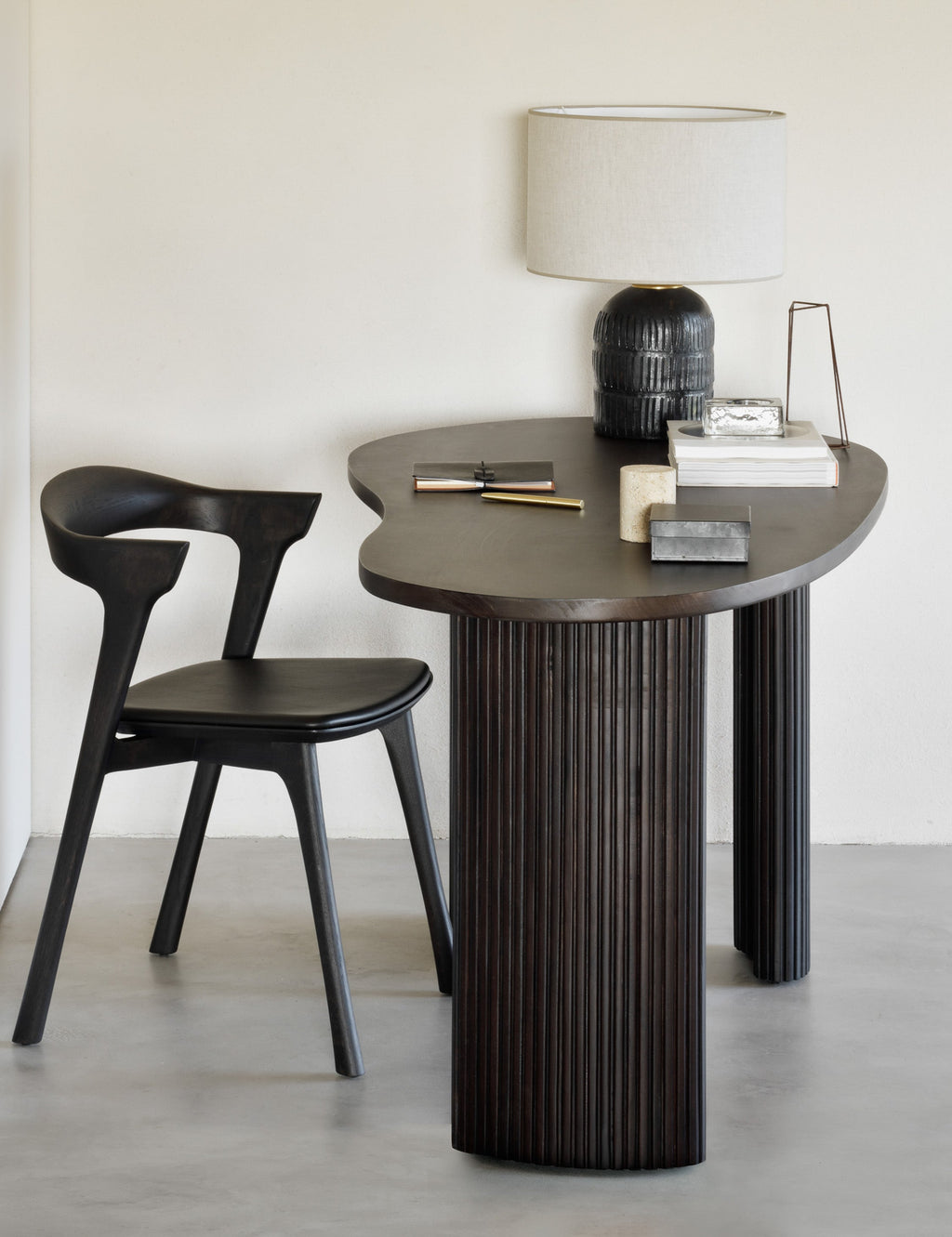Lulu and Georgia - Raiden Desk