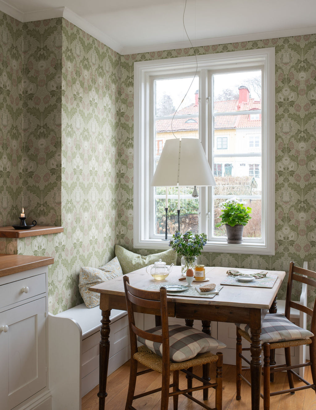 Lulu and Georgia - Myrtle Wallpaper by Morris & Co.