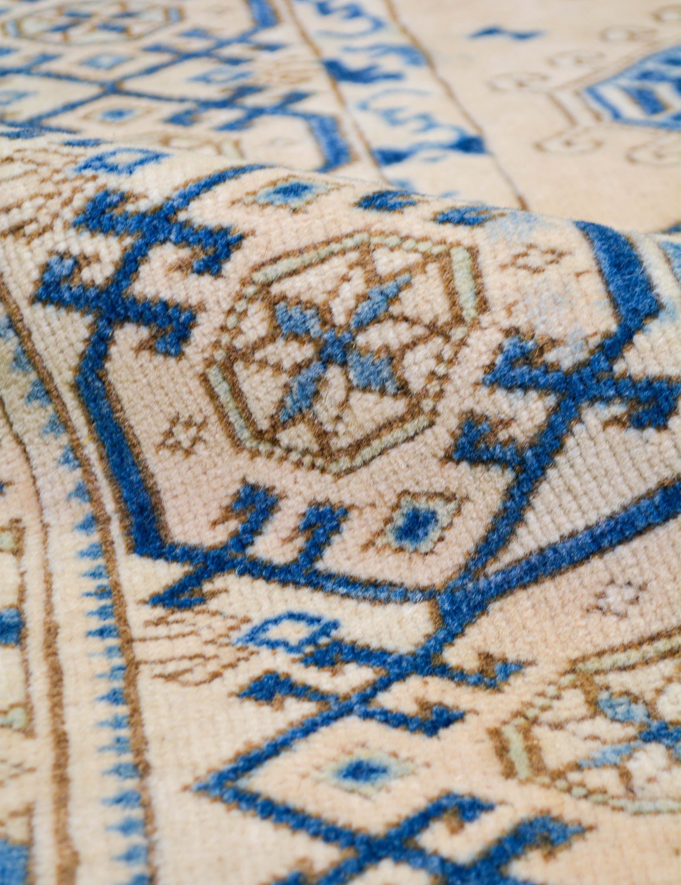 Lulu and Georgia - Vintage Turkish Hand - Knotted Wool Rug No. 515, 4' 10" x 6' 9"