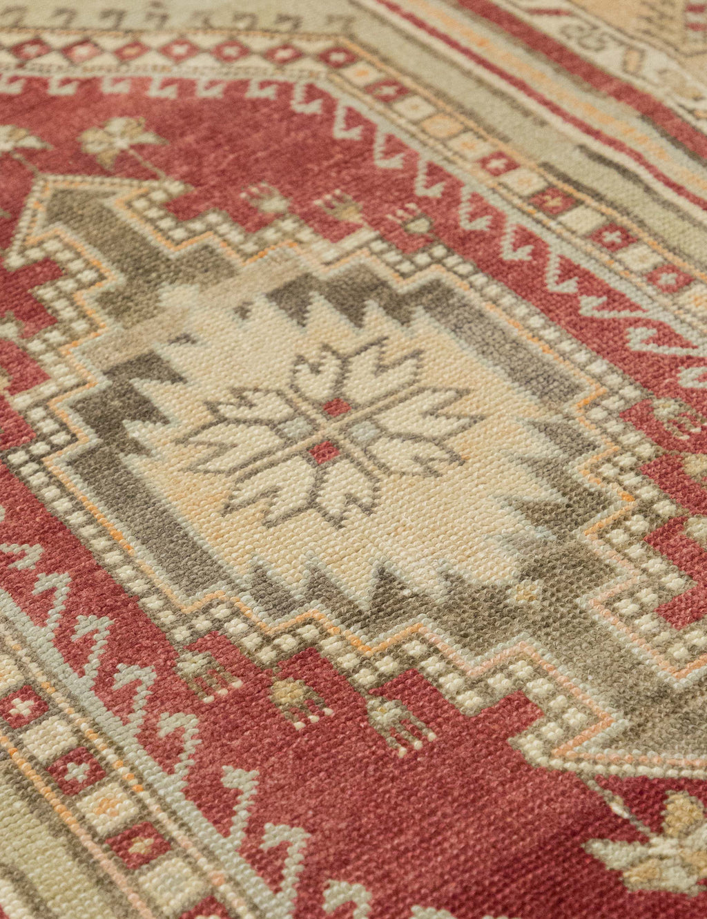 Lulu and Georgia - Vintage Turkish Hand - Knotted Wool Rug No. 559, 2'8" x 5'7"