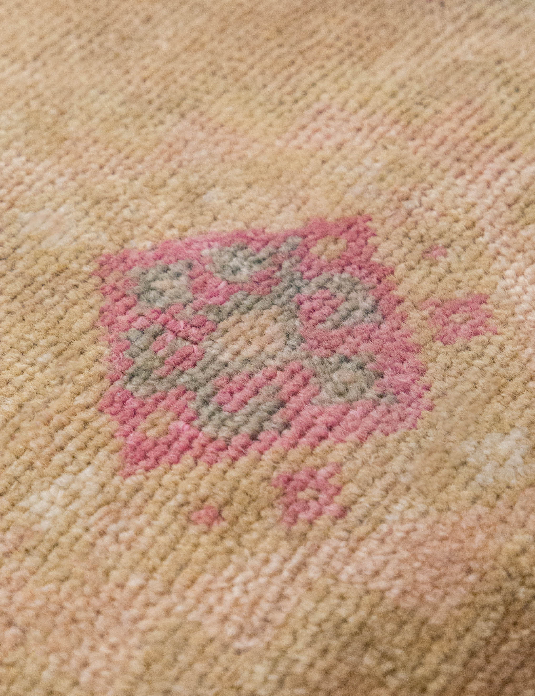 Lulu and Georgia - Vintage Turkish Hand - Knotted Wool Mini Rug No. 308, 1'4" x 2'