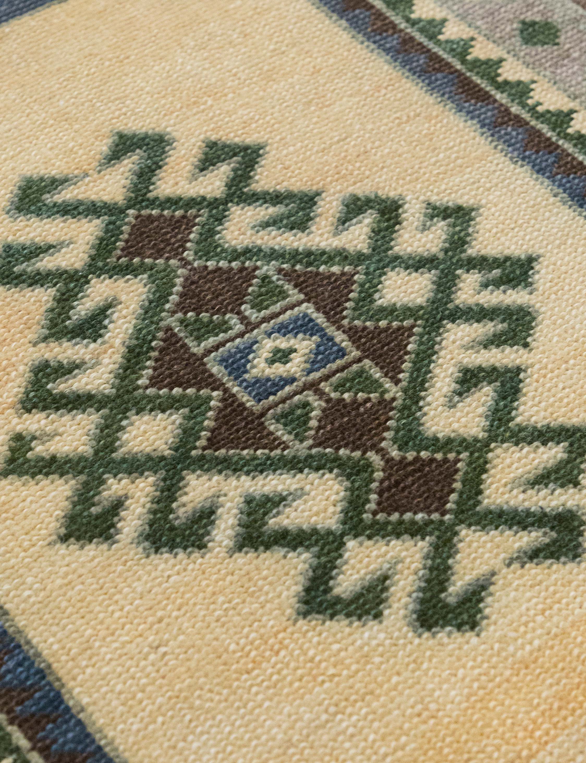 Lulu and Georgia - Vintage Turkish Hand - Knotted Wool Mini Rug No. 316, 1'6" x 3'2"