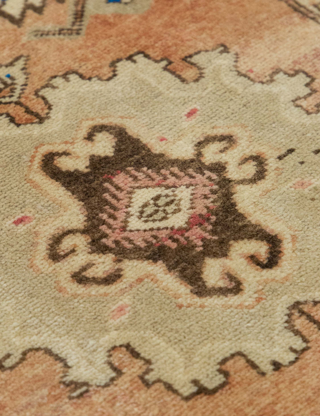 Lulu and Georgia - Vintage Turkish Hand - Knotted Wool Mini Rug No. 320, 1'6" x 3'4"