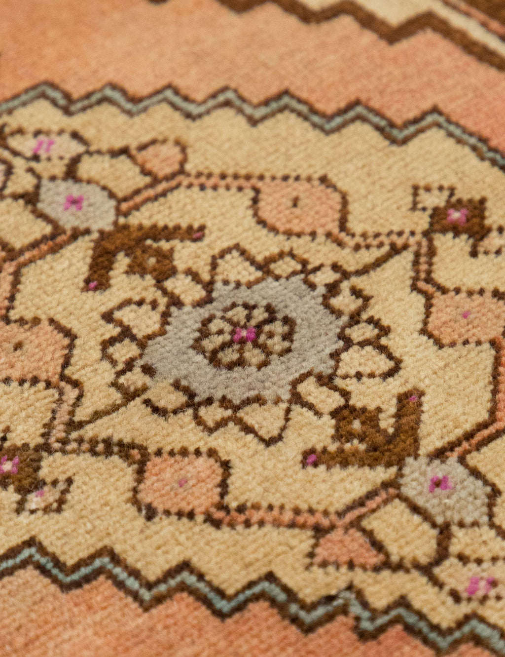 Lulu and Georgia - Vintage Turkish Hand - Knotted Wool Mini Rug No. 325, 1'5" x 2'6"