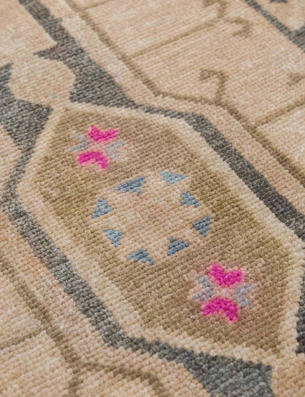 Lulu and Georgia - Vintage Turkish Hand - Knotted Wool Mini Rug No. 332, 1'4" x 3'6"