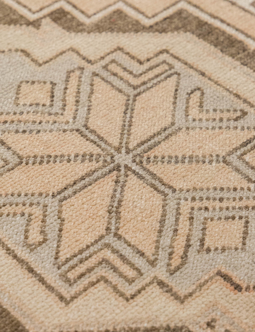 Lulu and Georgia - Vintage Turkish Hand - Knotted Wool Mini Rug No. 343, 1'5" x 3'1"
