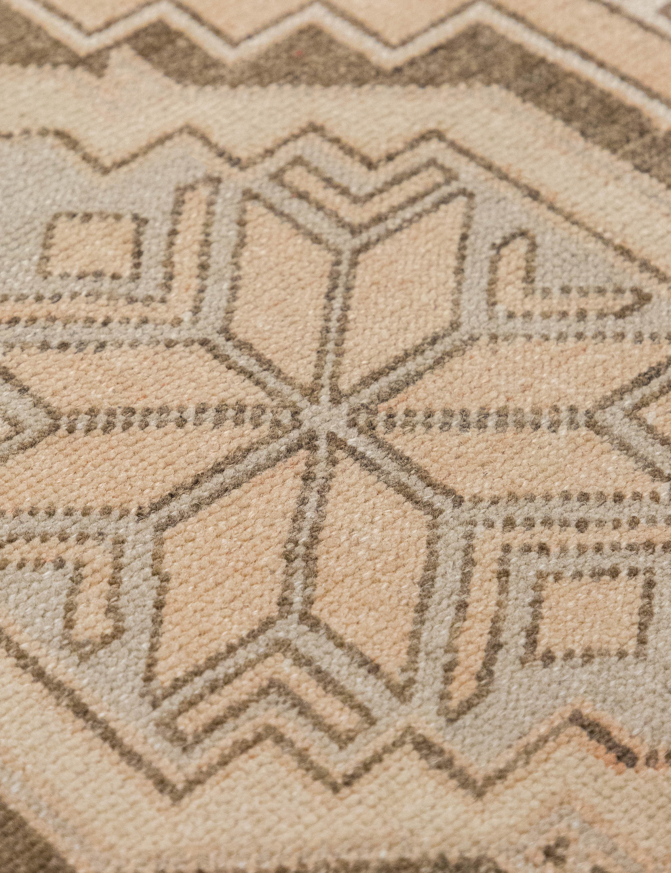 Lulu and Georgia - Vintage Turkish Hand - Knotted Wool Mini Rug No. 343, 1'5" x 3'1"