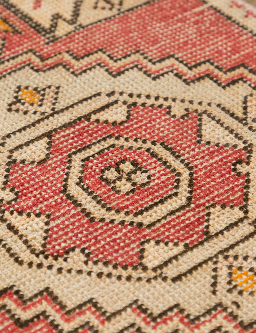 Lulu and Georgia - Vintage Turkish Hand - Knotted Wool Mini Rug No. 350, 1'6" x 3'
