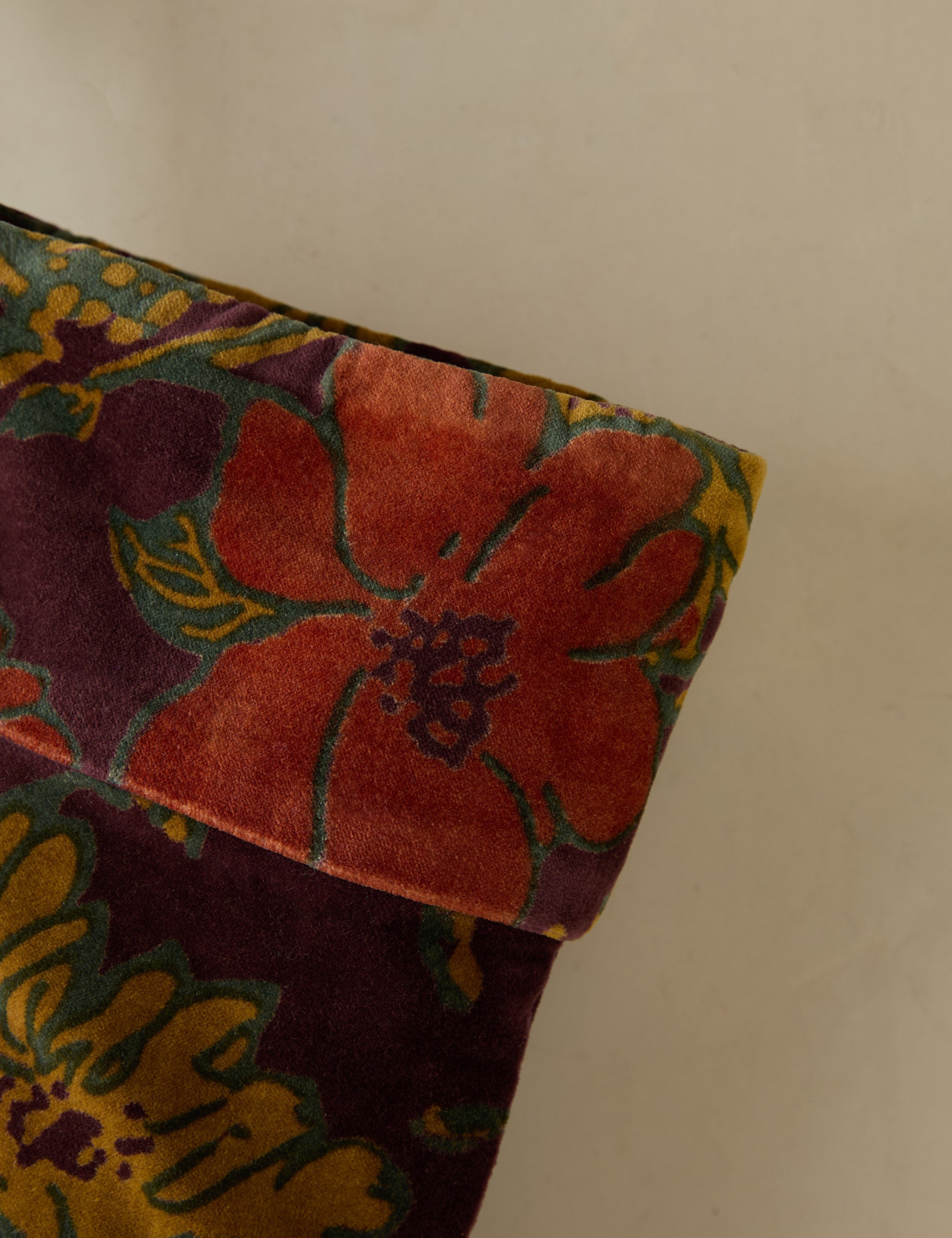 Lulu and Georgia - Agnetha Velvet Stocking