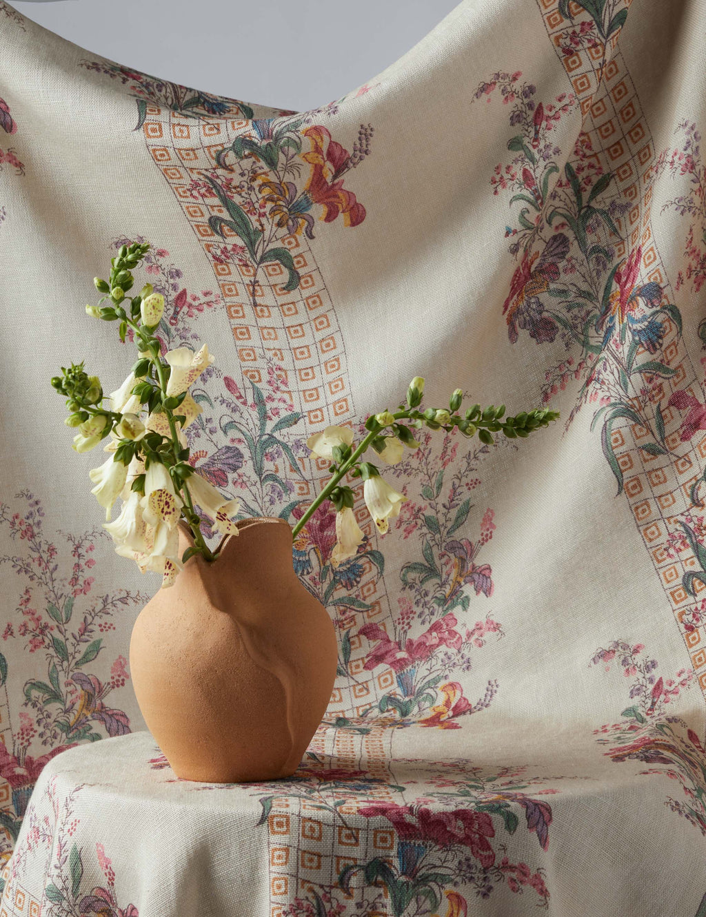 Lulu and Georgia - Campden Linen Fabric by Heidi Caillier
