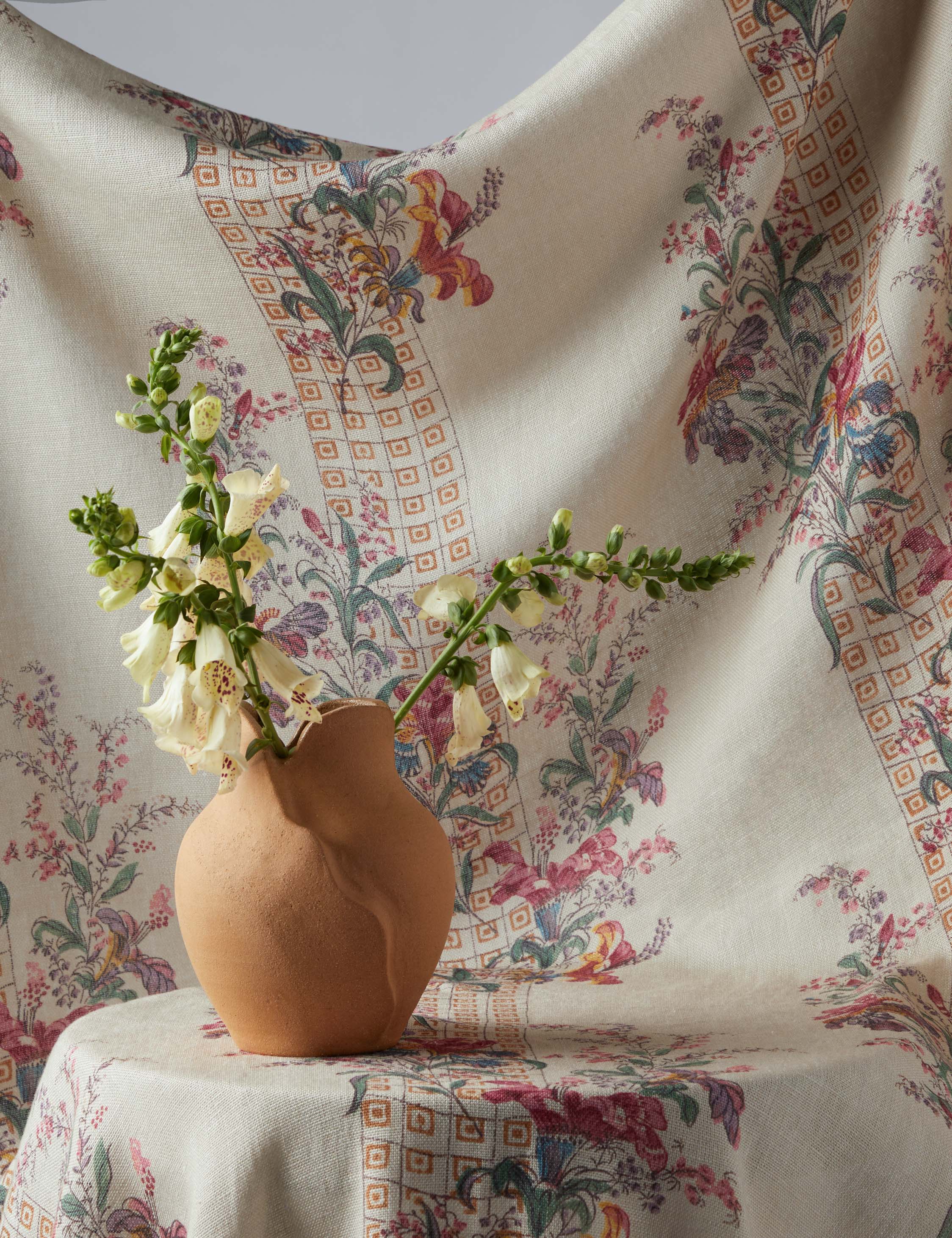 Lulu and Georgia - Campden Linen Fabric by Heidi Caillier