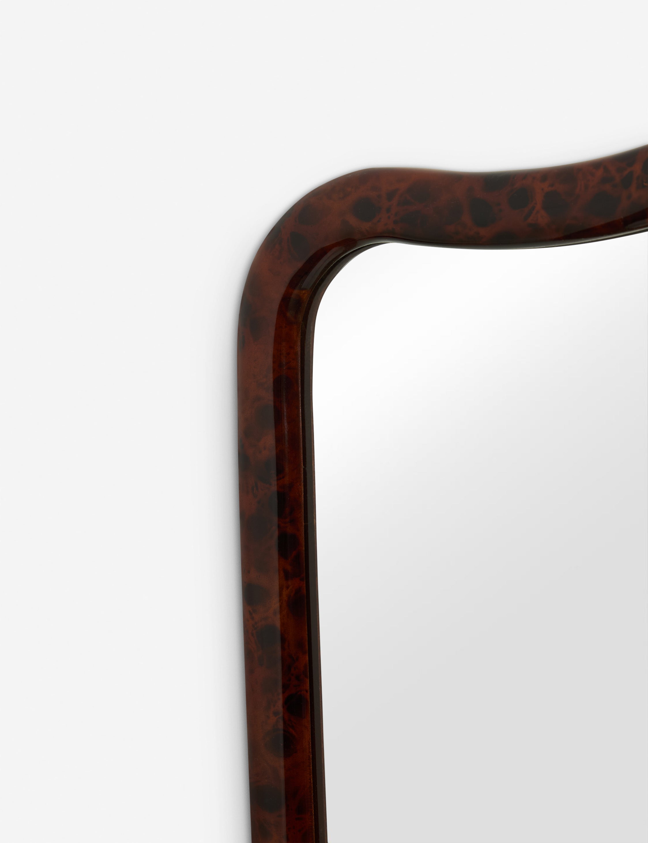 Lulu and Georgia - Elda Mirror