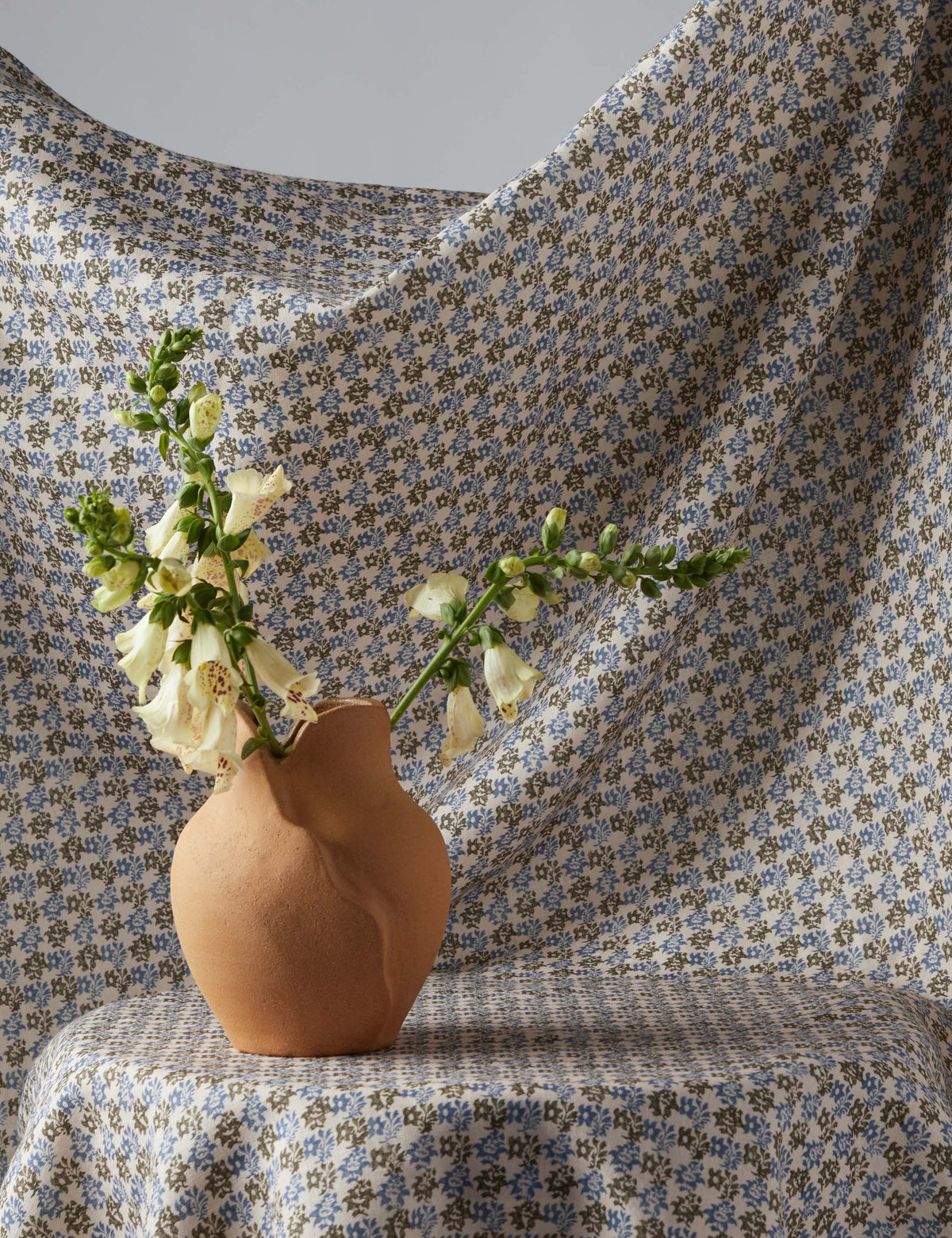 Heidi Rhoides Textiles Lulu and Georgia - Haris Linen Fabric by Heidi Caillier – Maison Quotidien