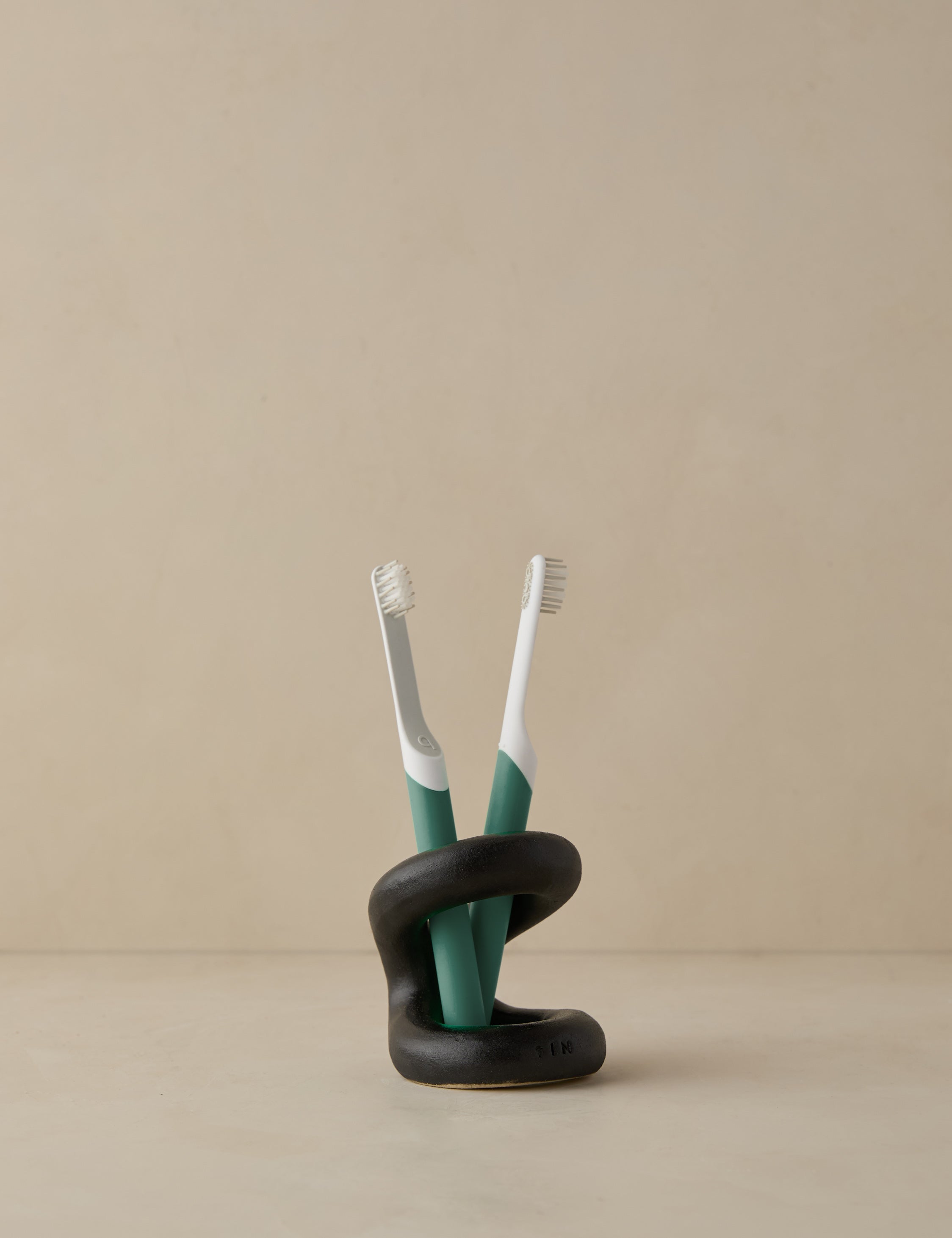 Lulu and Georgia - Ood Toothbrush Holder by SIN