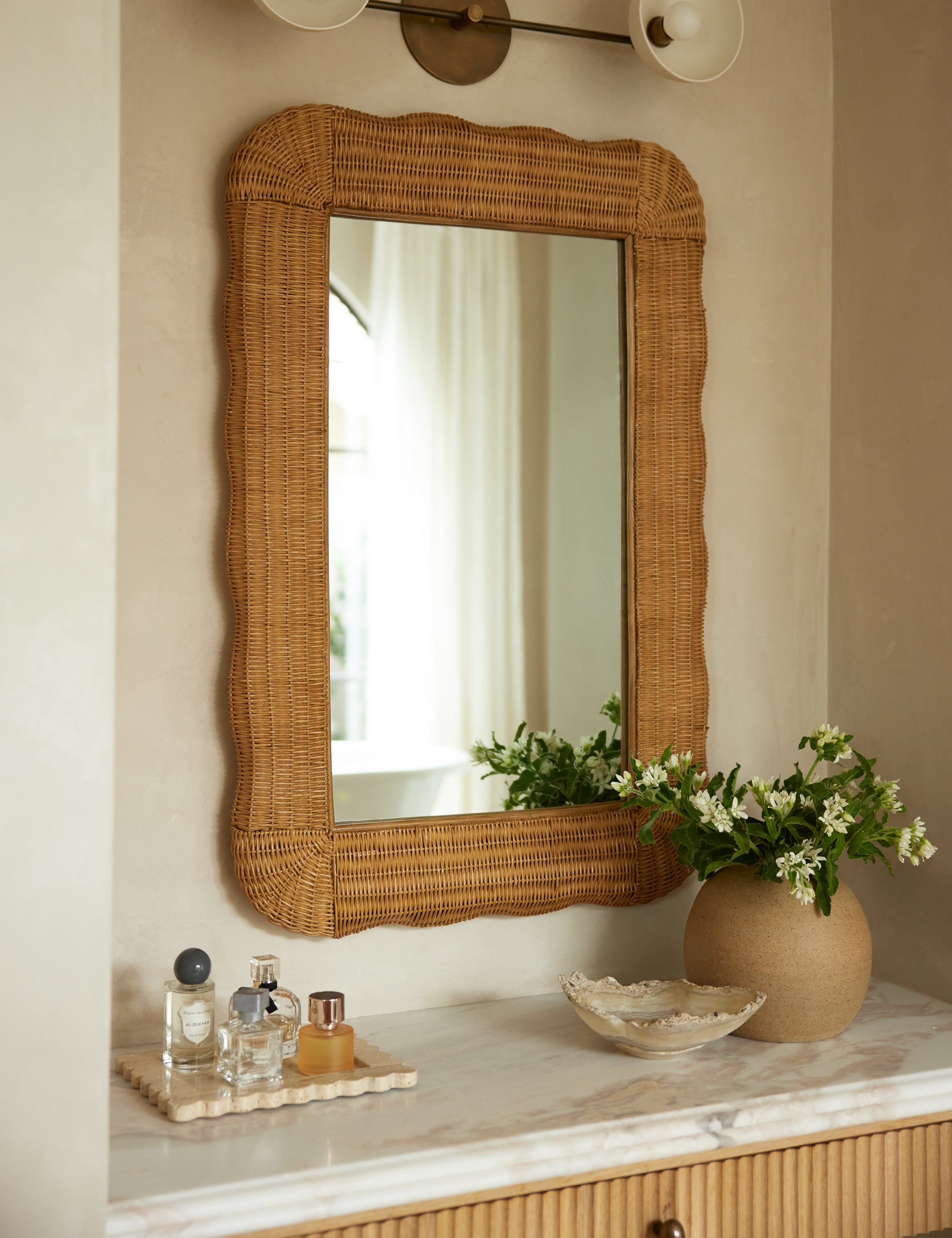 Lulu and Georgia - Yarely Mirror