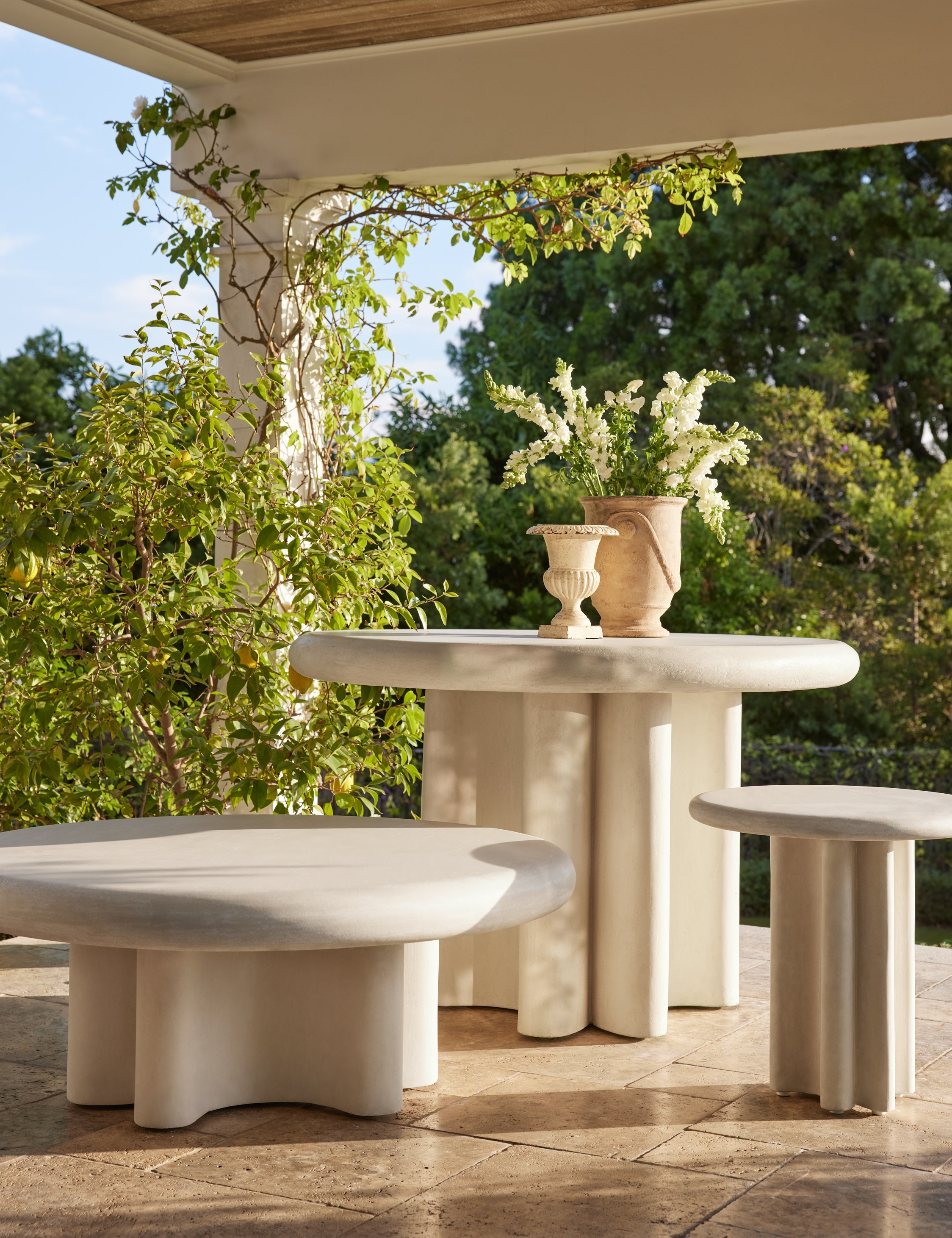 Lulu and Georgia - Ruiz Indoor / Outdoor Round Side Table