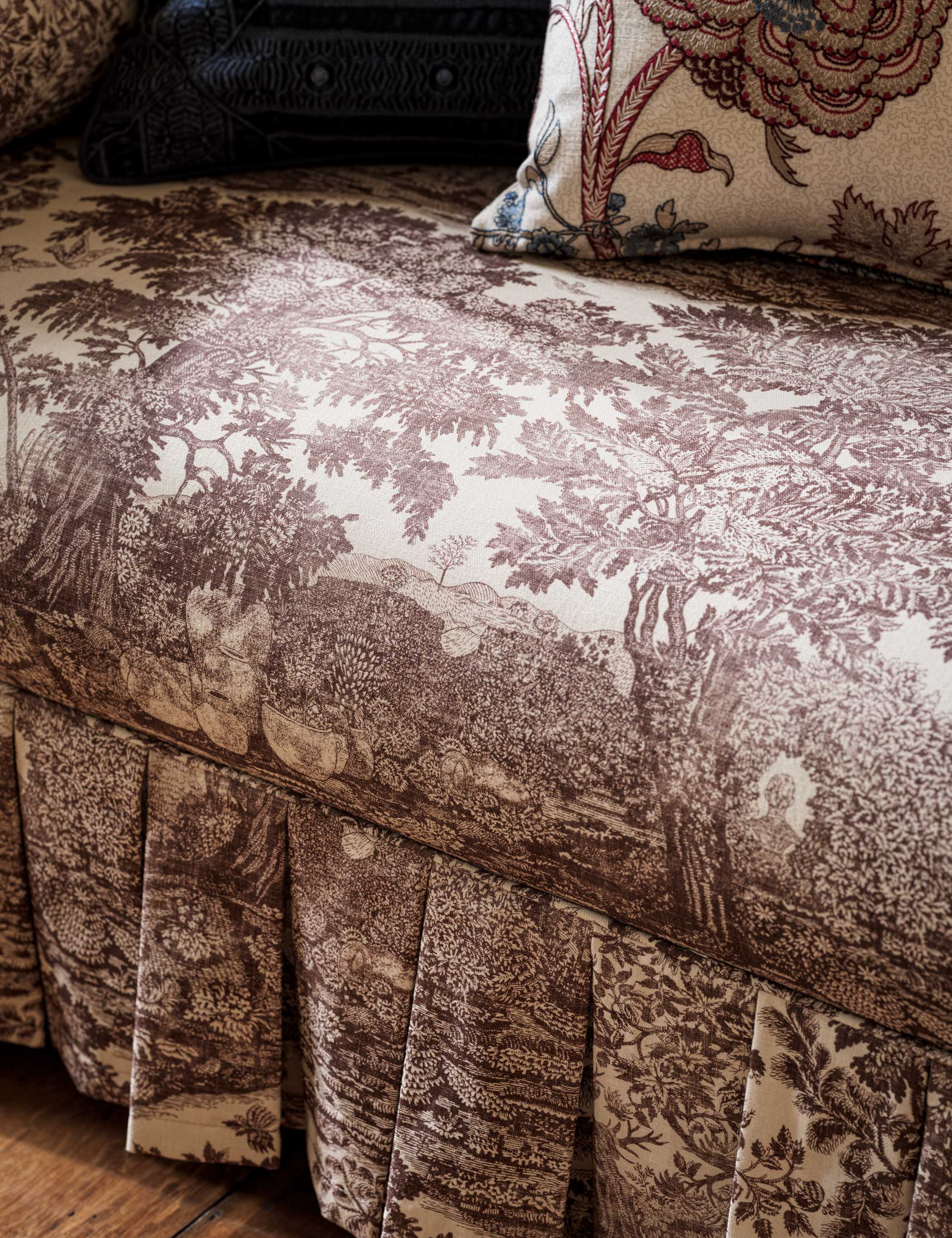 Lulu and Georgia - Highgrove Toile Linen - Blend Fabric by Sanderson