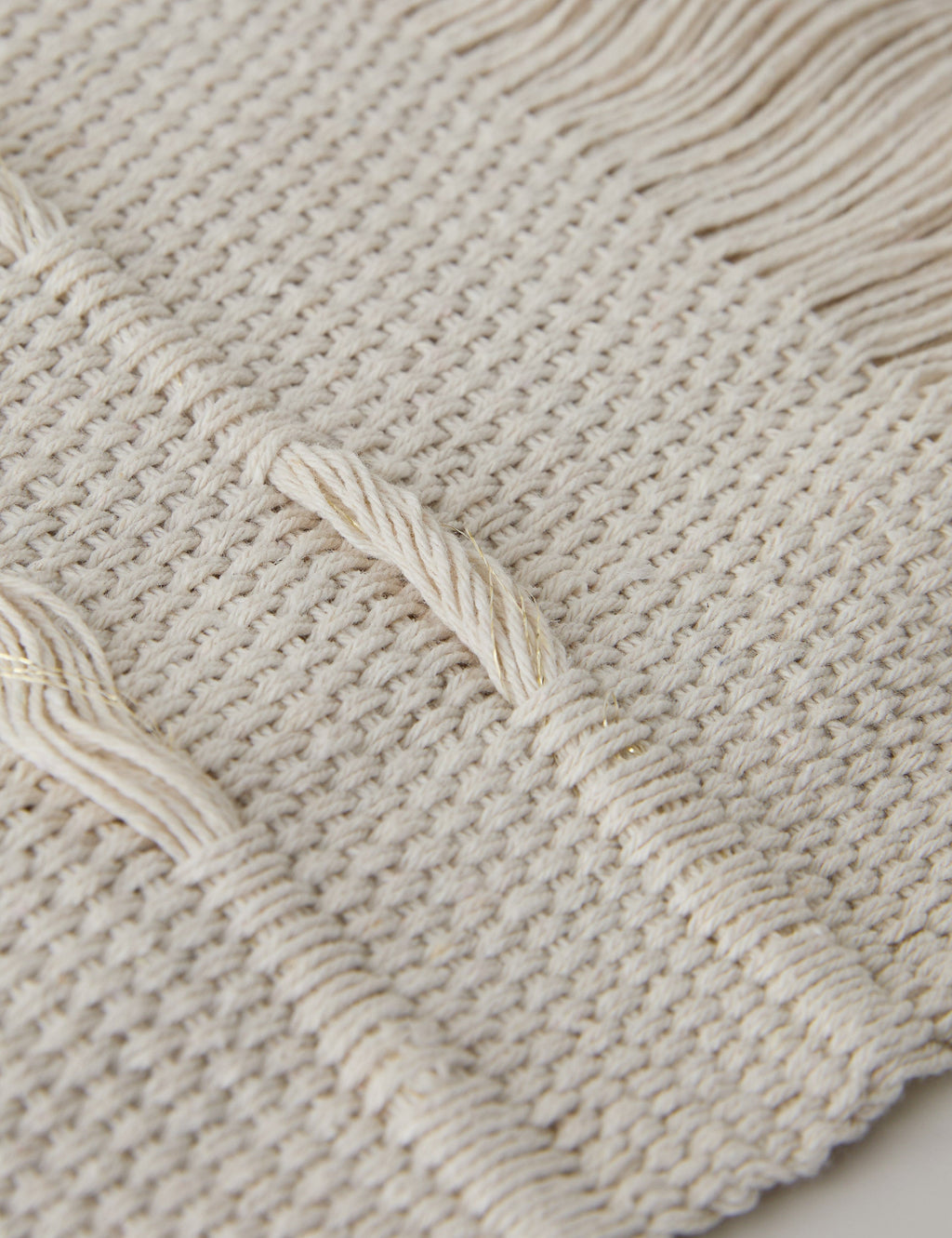 Lulu and Georgia - Threads Table Runner by Tallo de Olivo