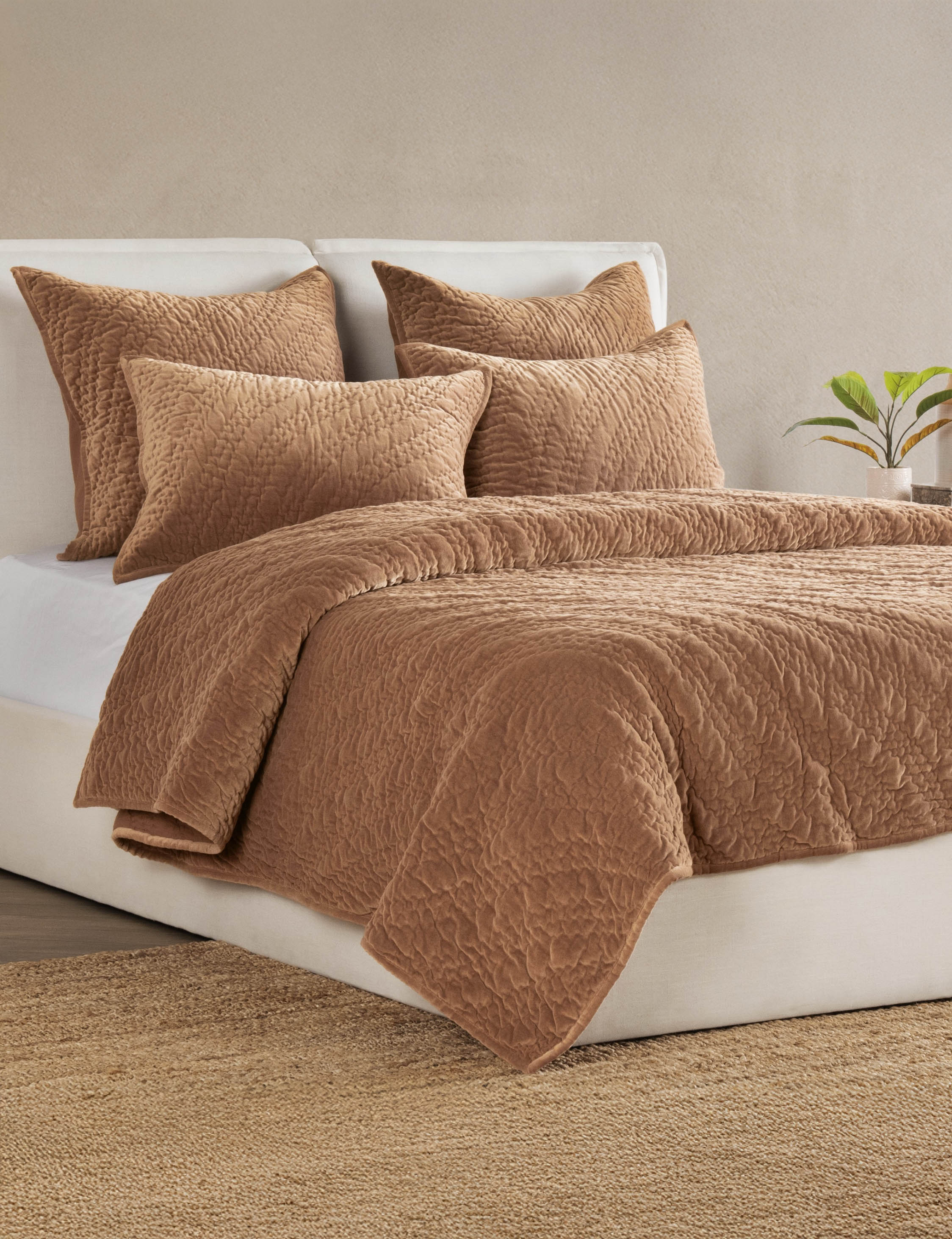 Lulu and Georgia - Maya Cotton Velvet Quilt