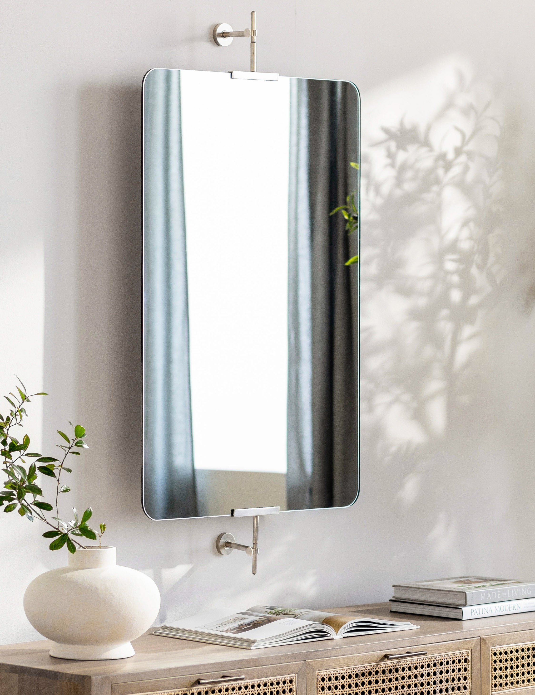 Lulu and Georgia - Melle Mirror
