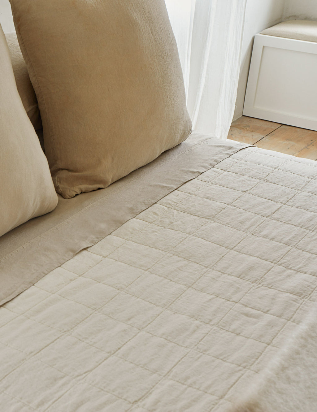Lulu and Georgia - Simple Linen Quilt by Hawkins New York
