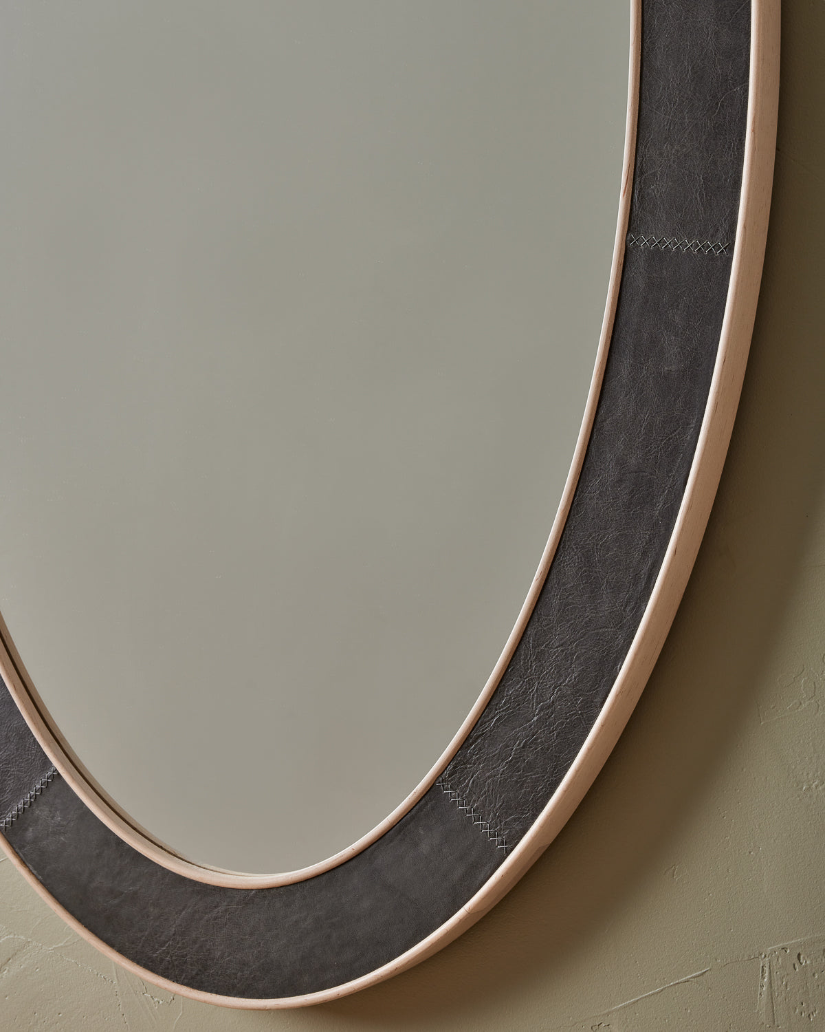 Lostine - Norse Oval Mirror