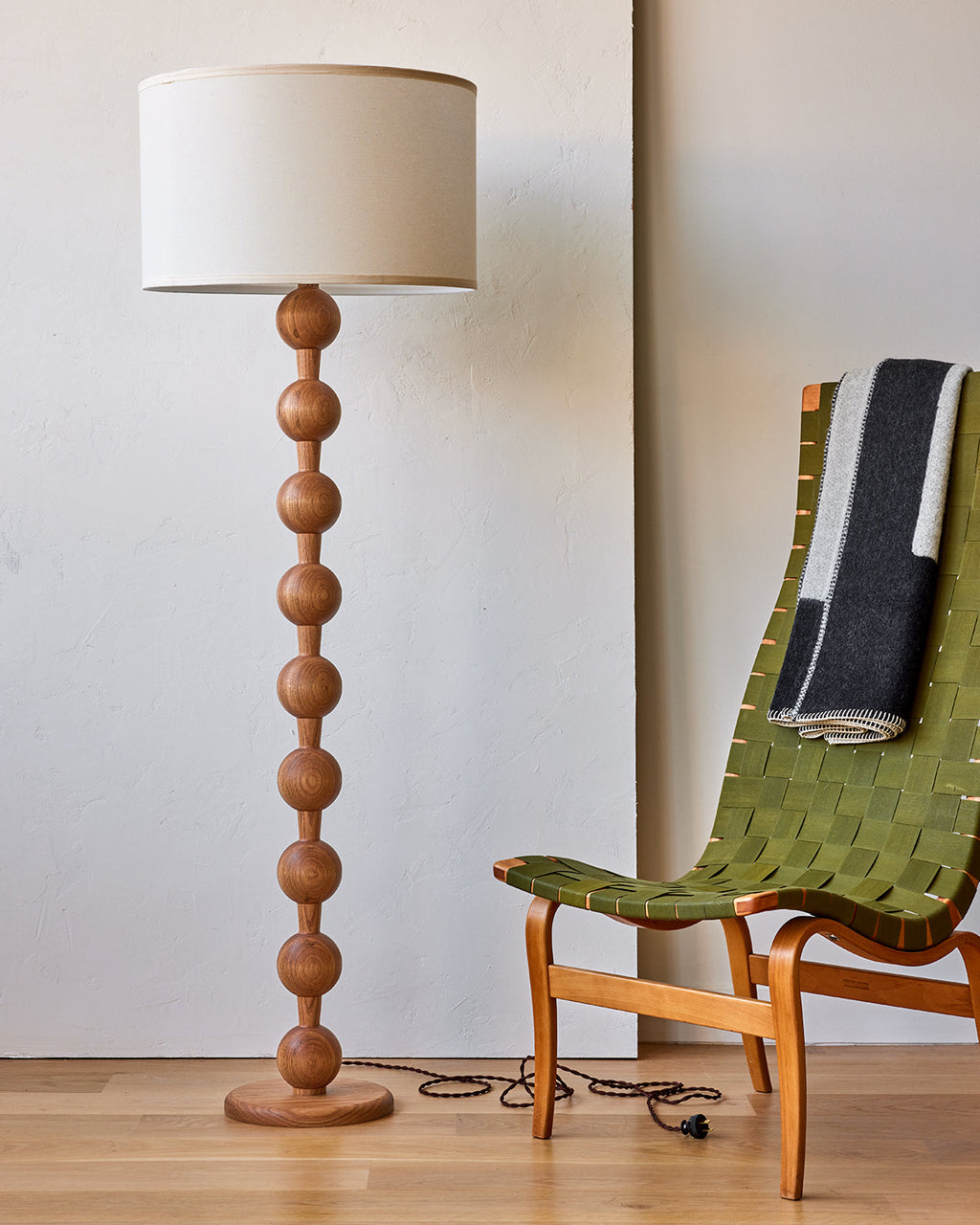 Lostine - Hugo Barbell Floor Lamp