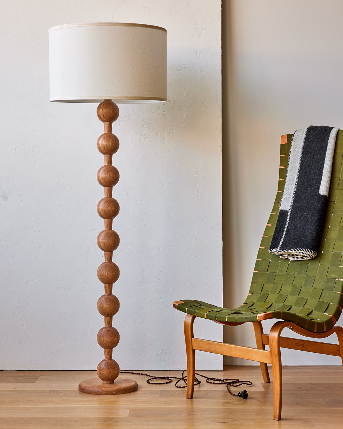 Lostine - Hugo Barbell Floor Lamp