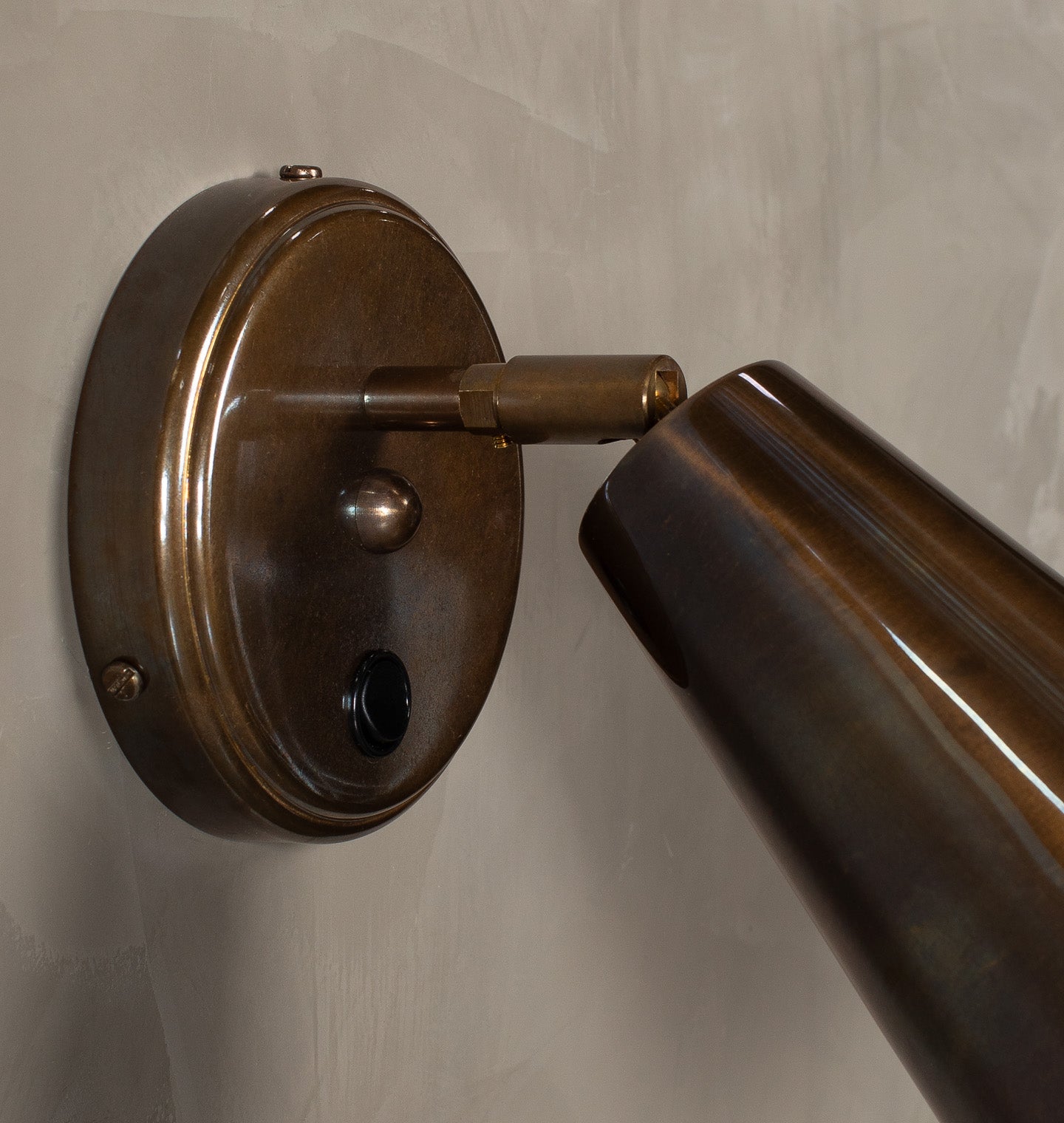 Amber Interiors - Cashel Wall Light Antique Brass