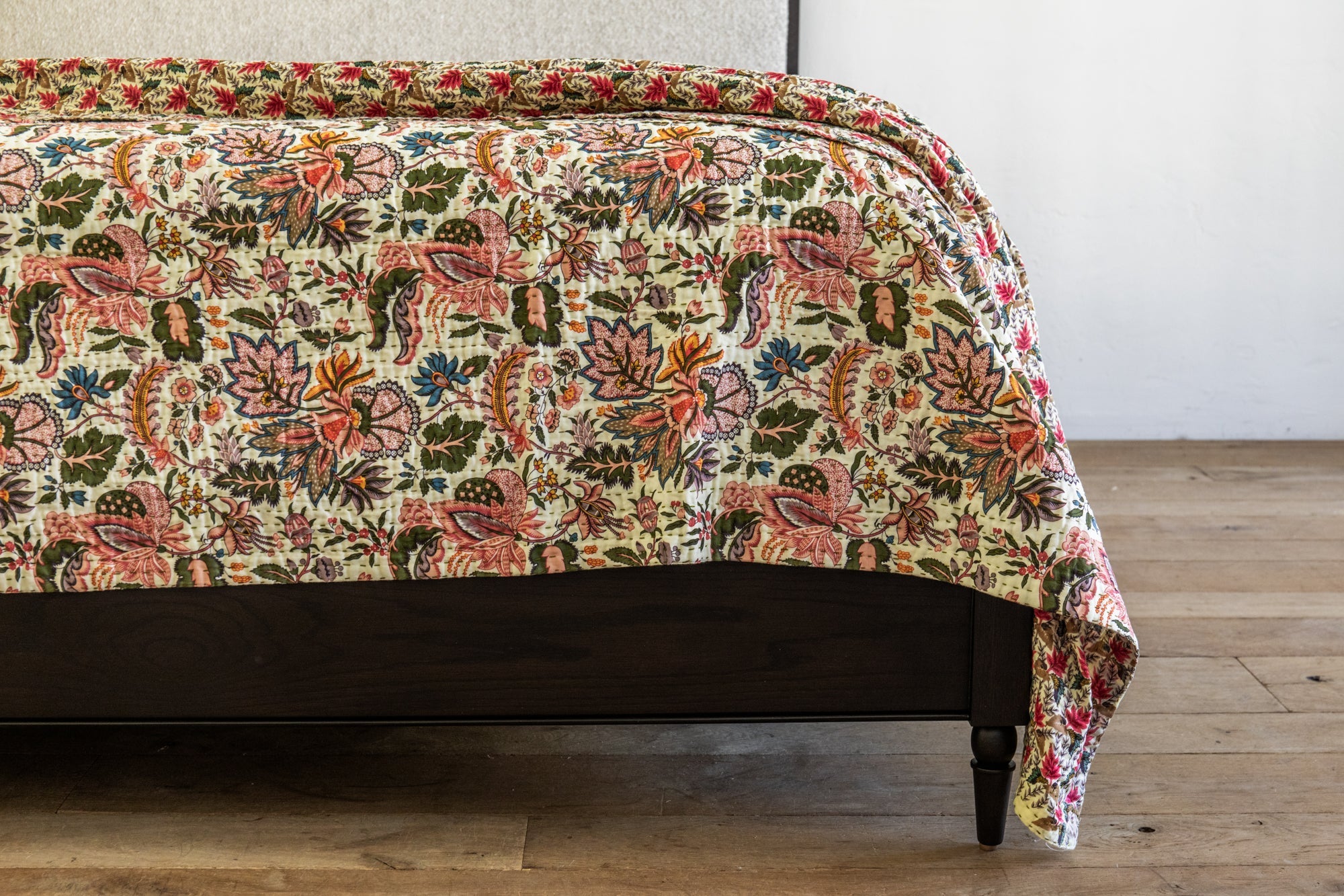 Nicky Kehoe - Bed Cover in Une Perse