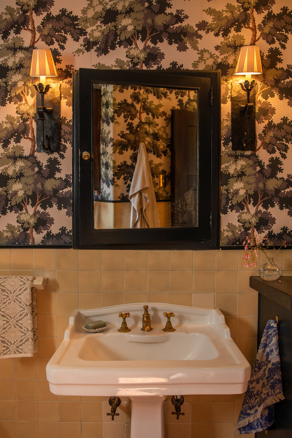 Nicky Kehoe - Grant Sconce
