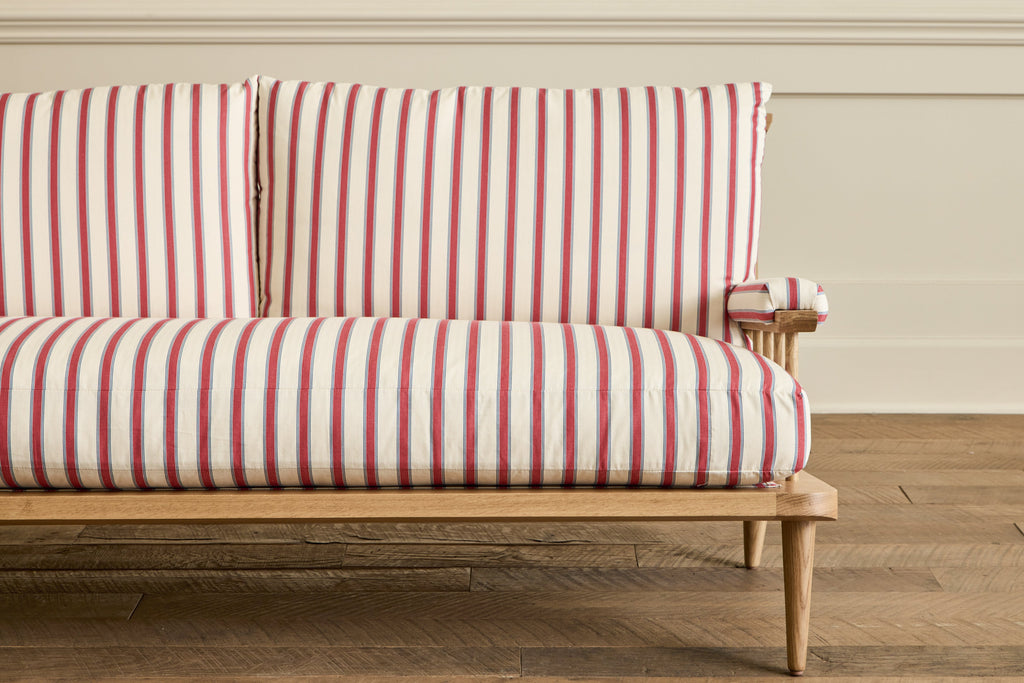 Nicky Kehoe - Spindle Back Viewing Settee
