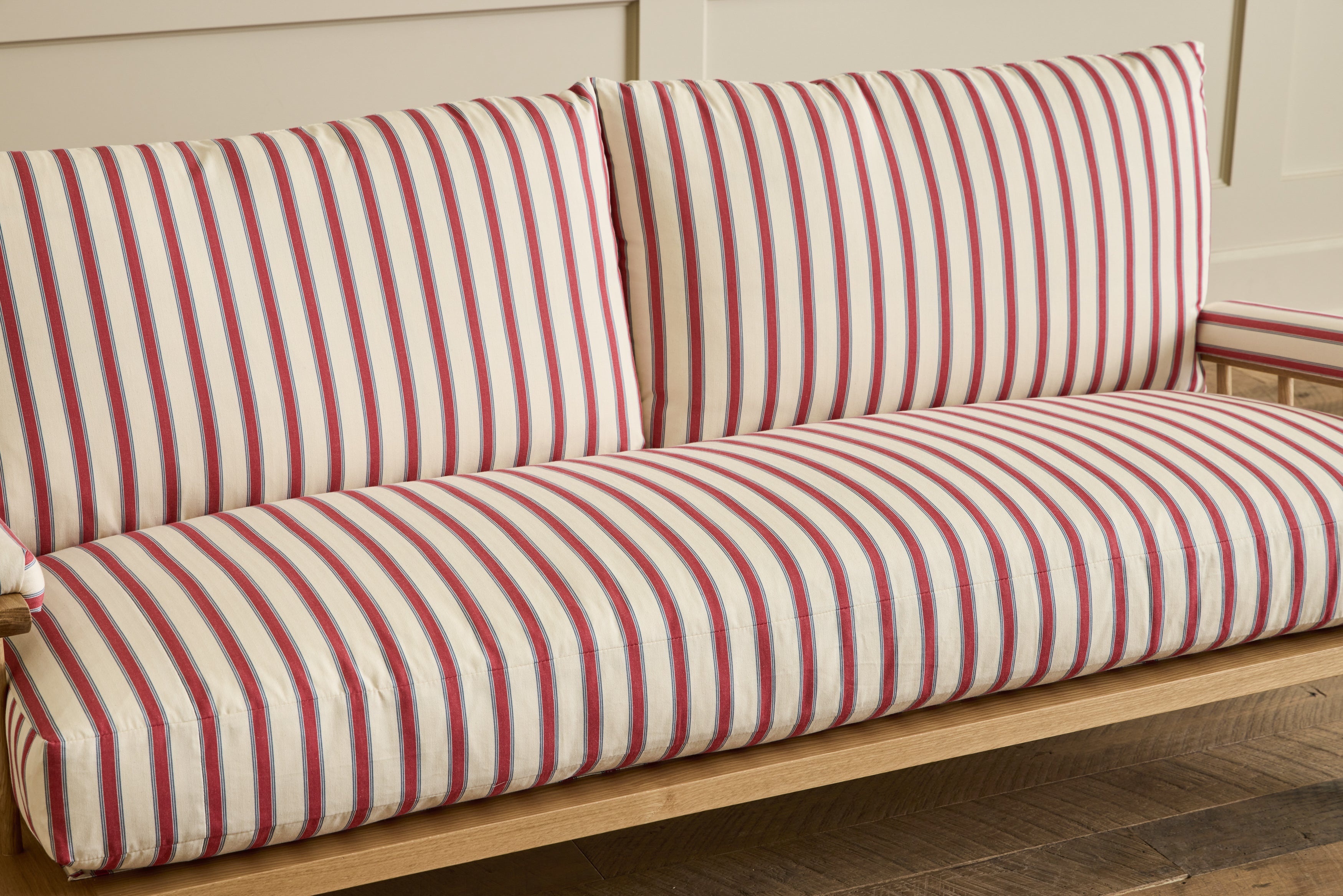 Nicky Kehoe - Spindle Back Viewing Settee