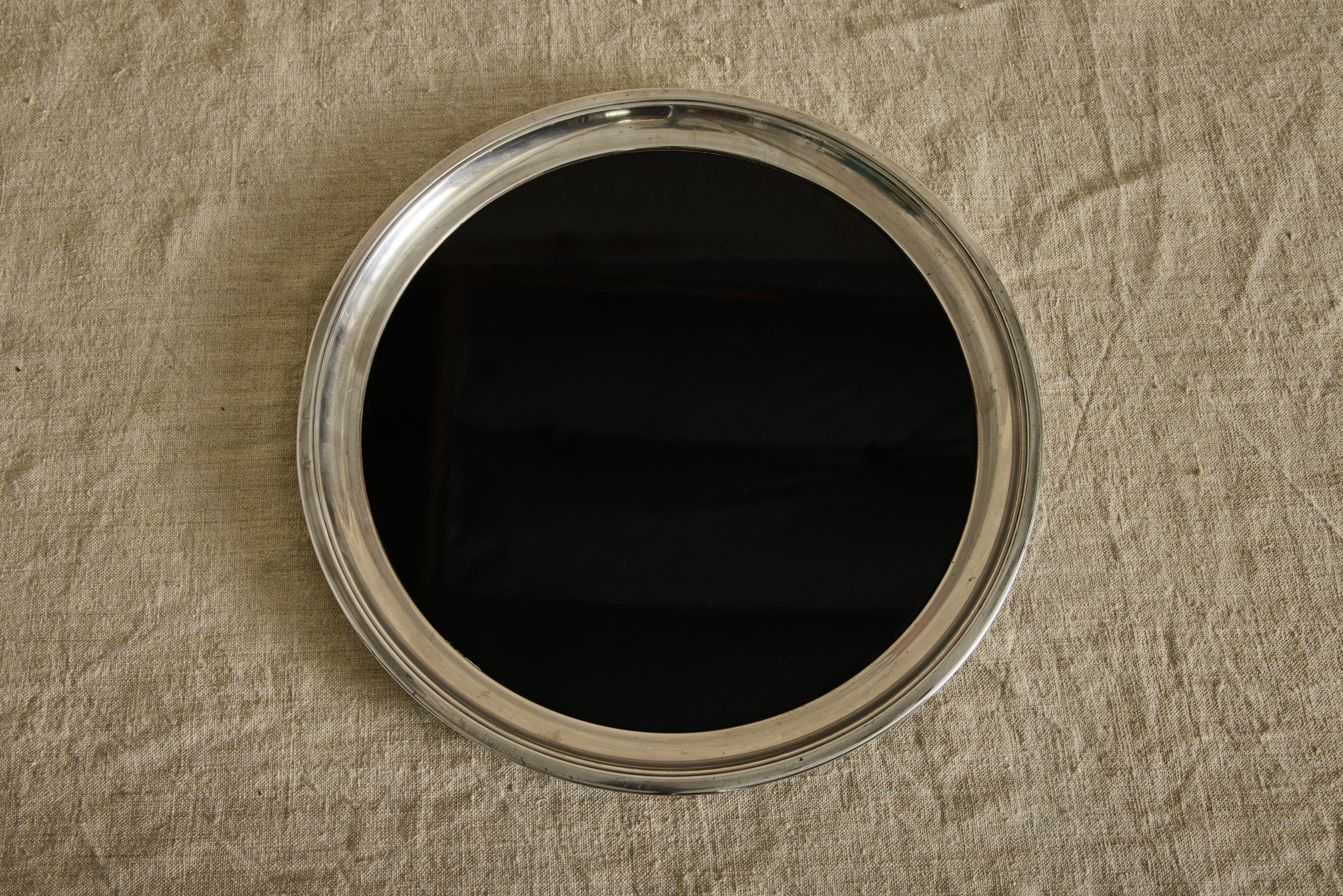 Nicky Kehoe - Crescent Round Serving Tray 16"