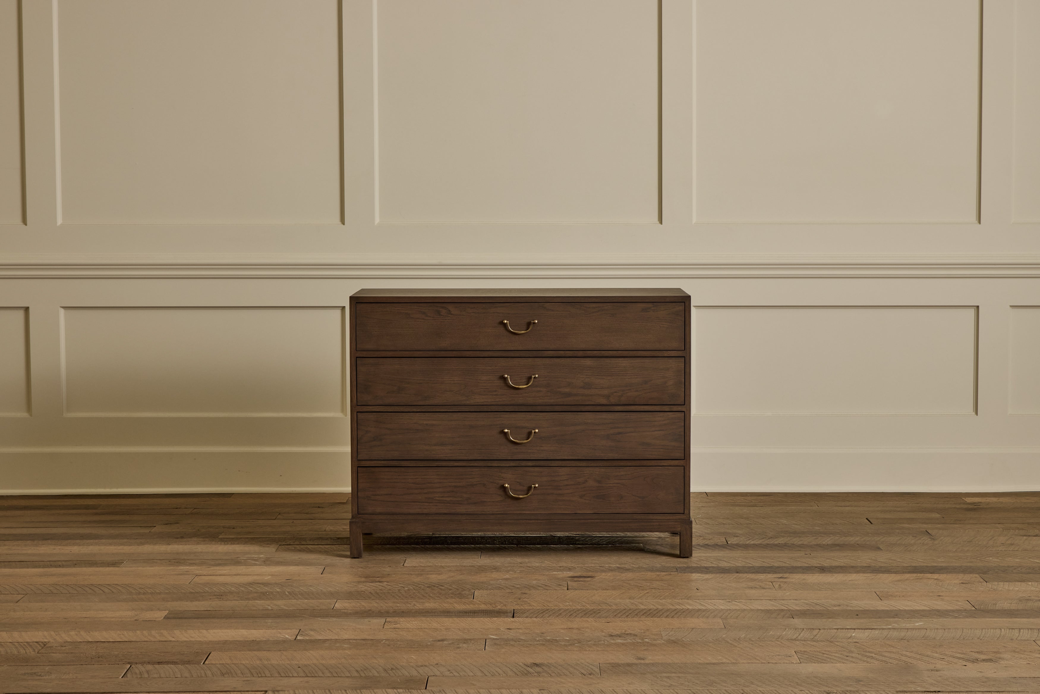Nicky Kehoe - Campaign Dresser, 42"