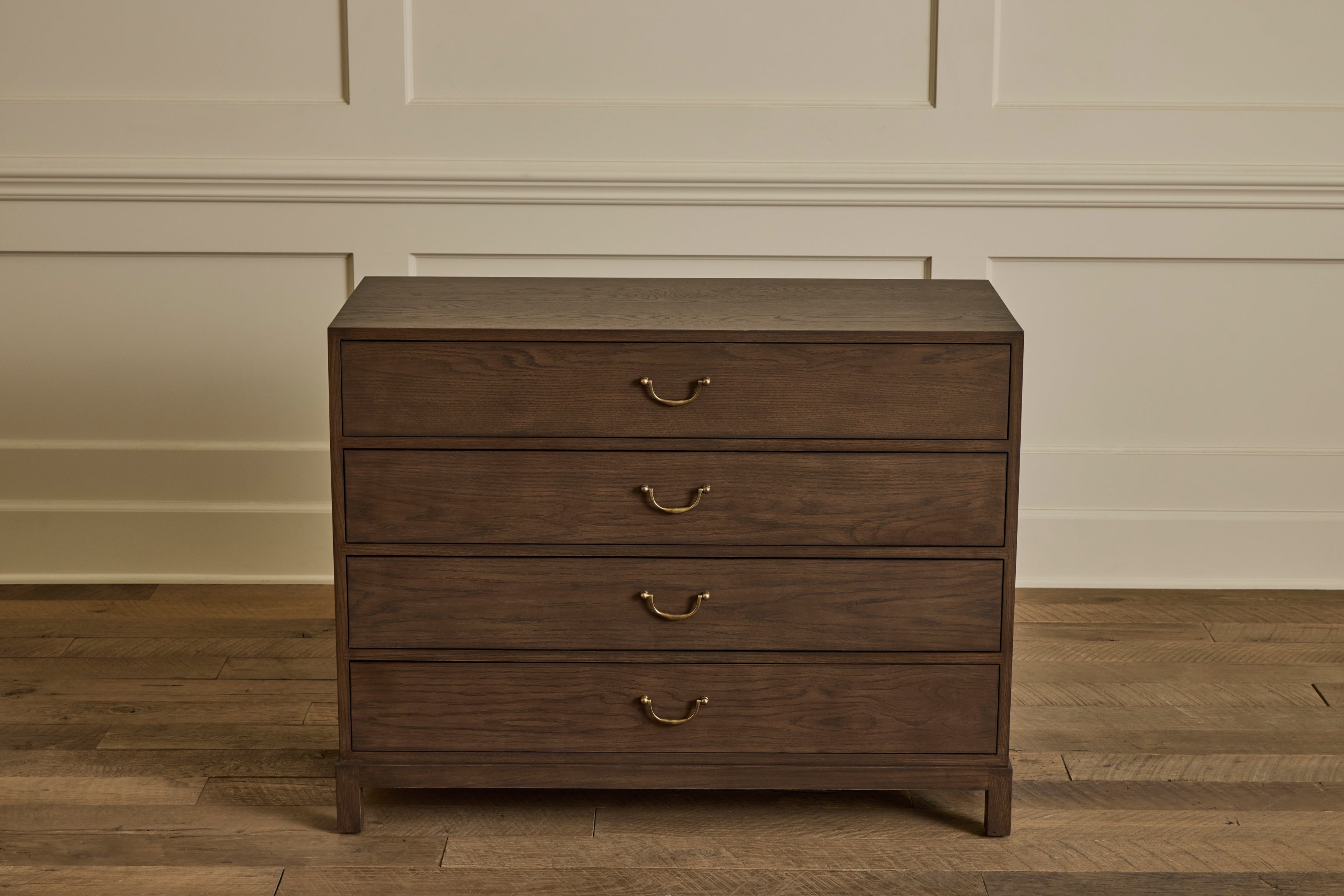 Nicky Kehoe - Campaign Dresser, 42"