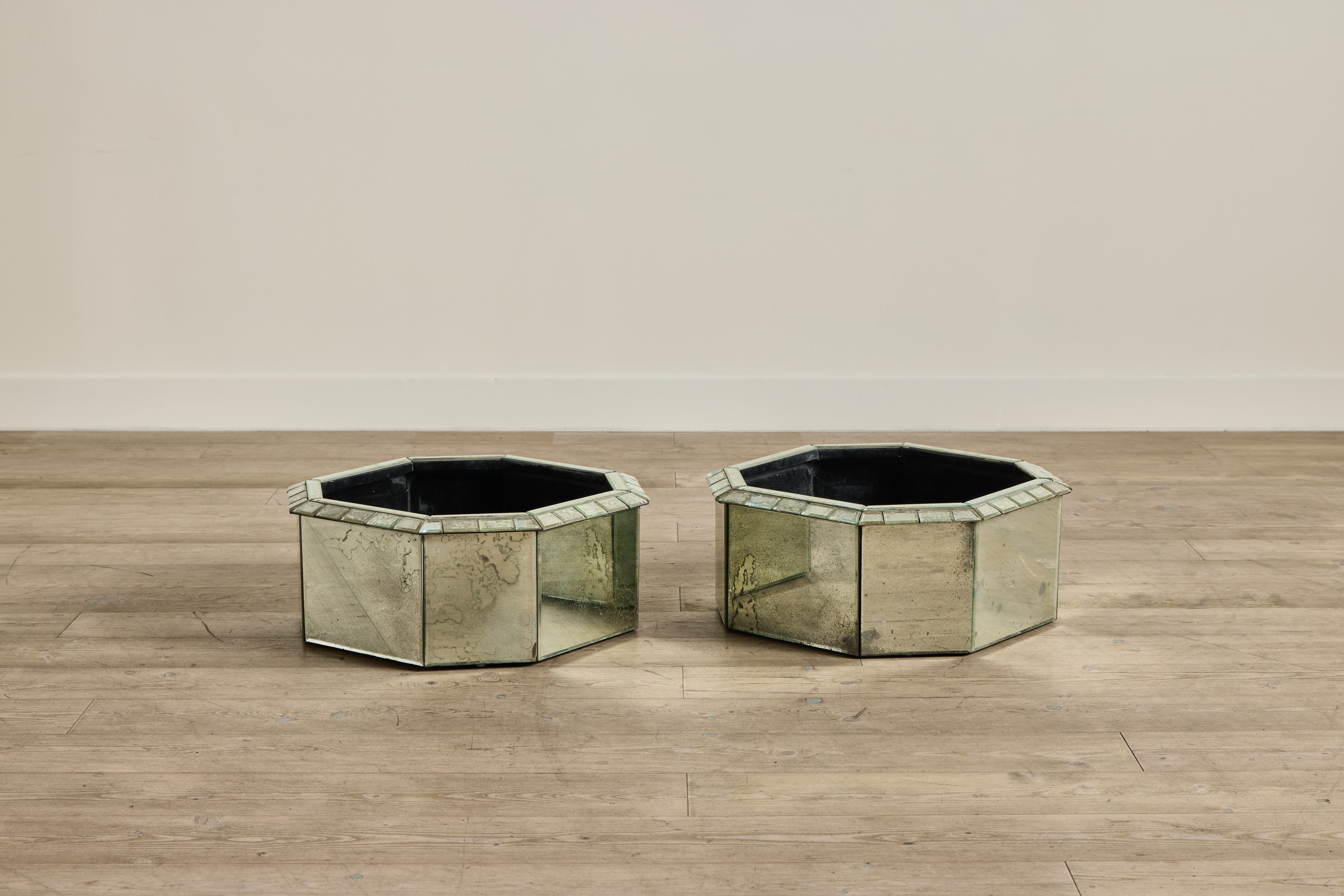 Nicky Kehoe - 1950s Mirrored Cache Pots