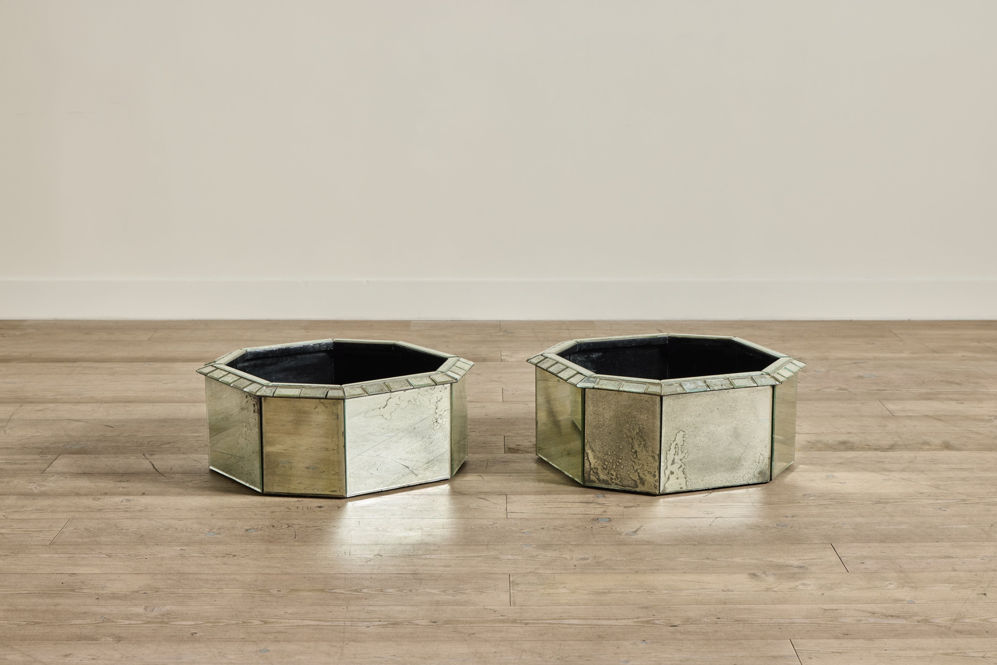 Nicky Kehoe - 1950s Mirrored Cache Pots