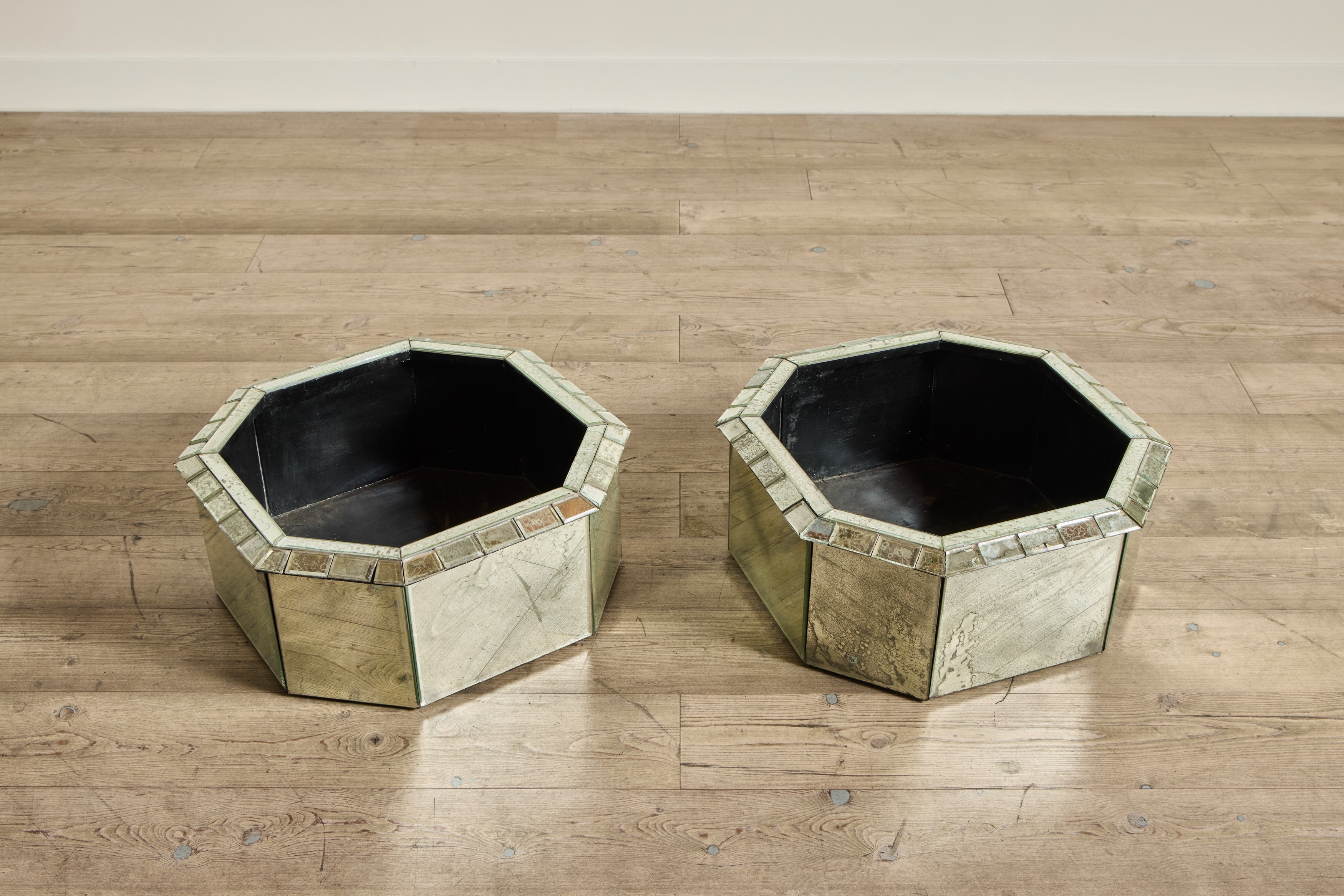 Nicky Kehoe - 1950s Mirrored Cache Pots