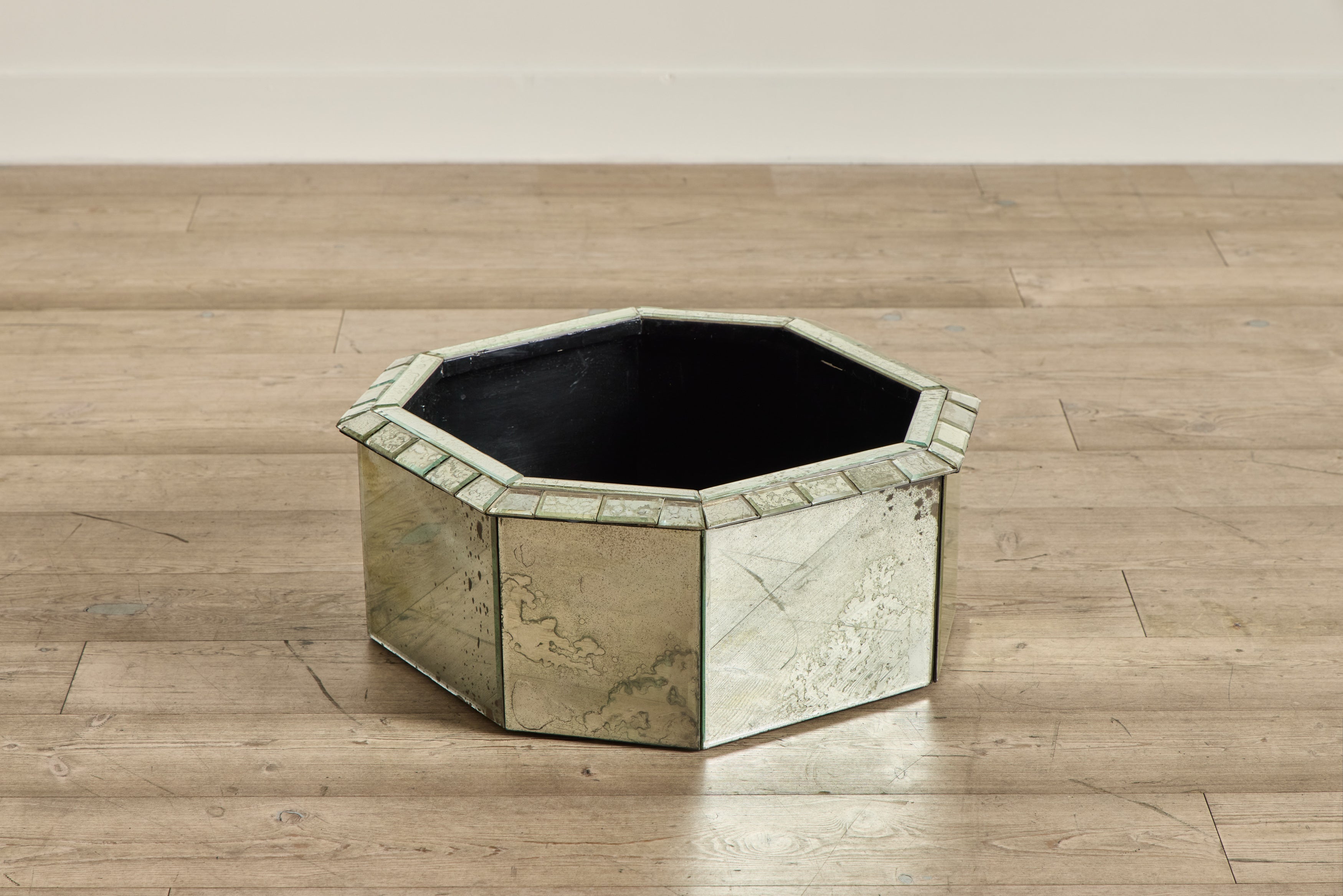 Nicky Kehoe - 1950s Mirrored Cache Pots