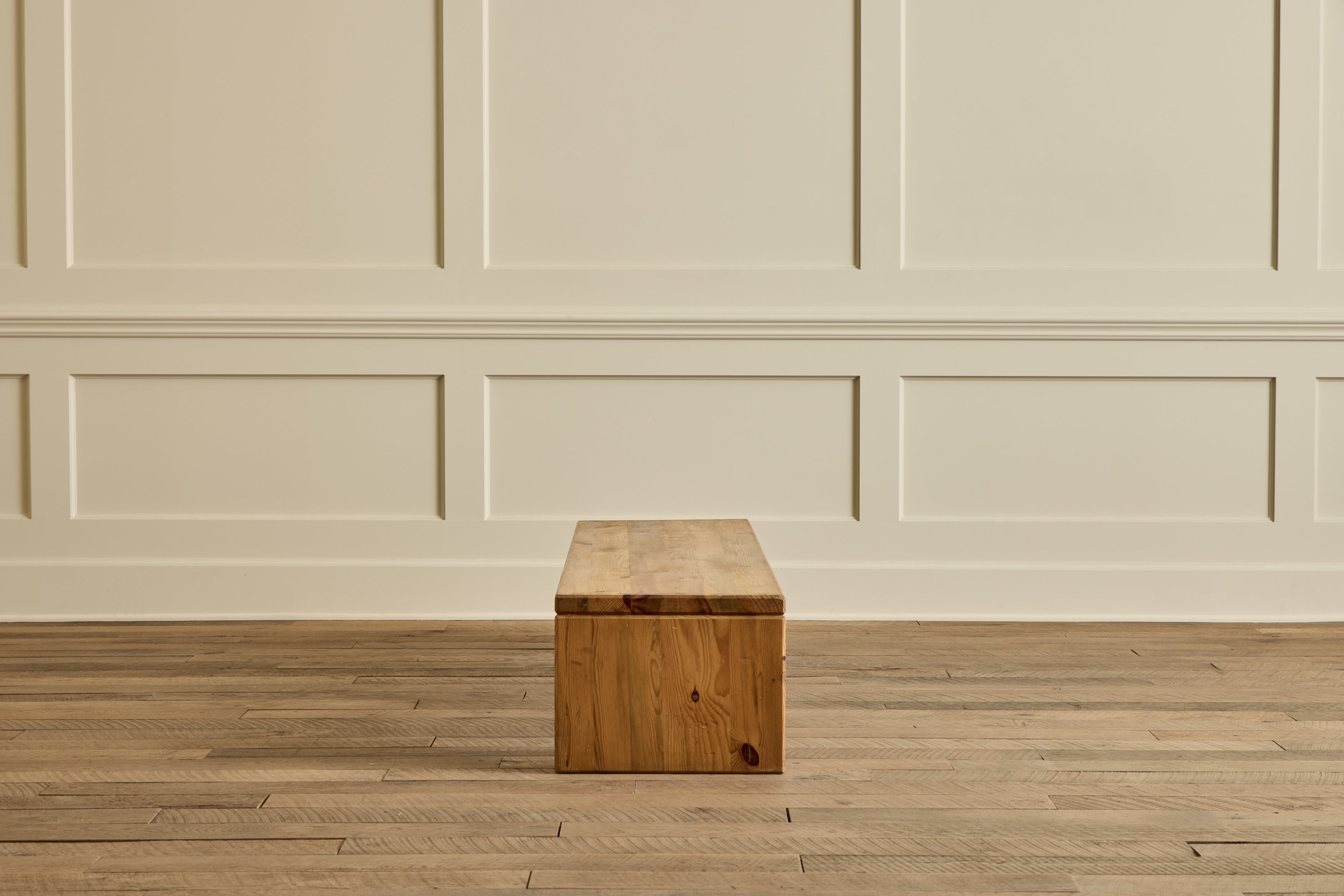 Nicky Kehoe - Sven Larsson Pine Bench