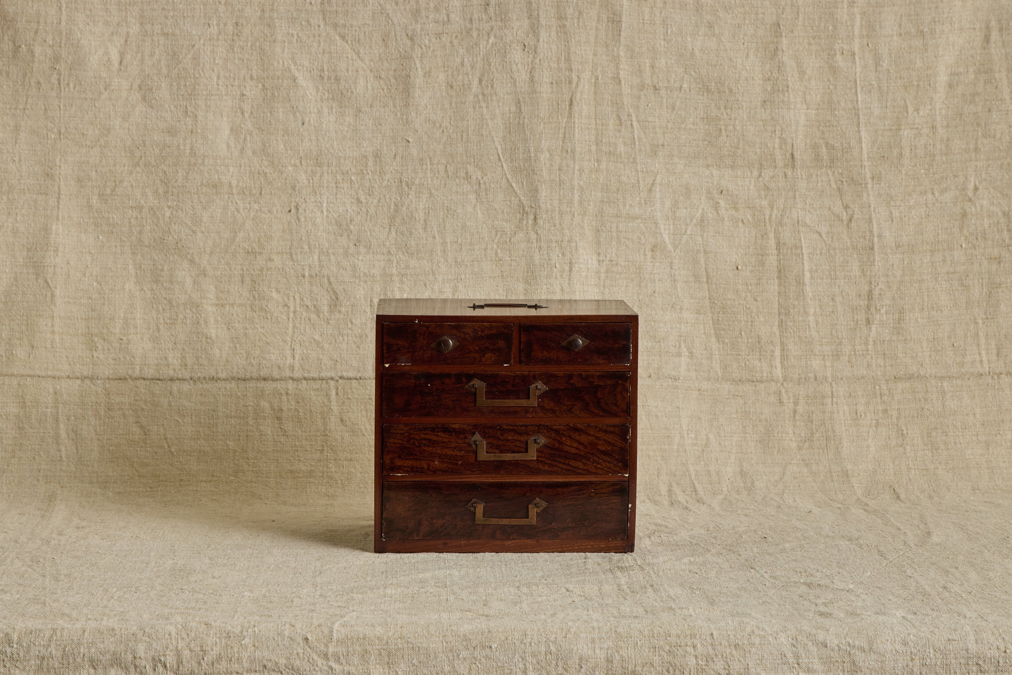 Nicky Kehoe - Sakata Hari Bako (Sewing Box)