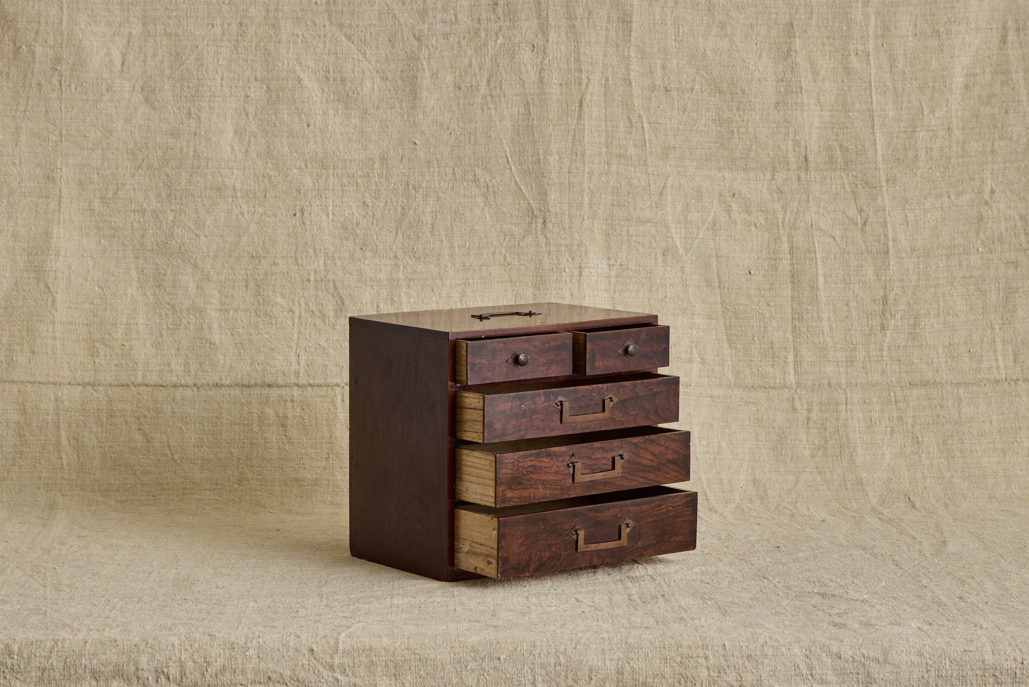 Nicky Kehoe - Sakata Hari Bako (Sewing Box)