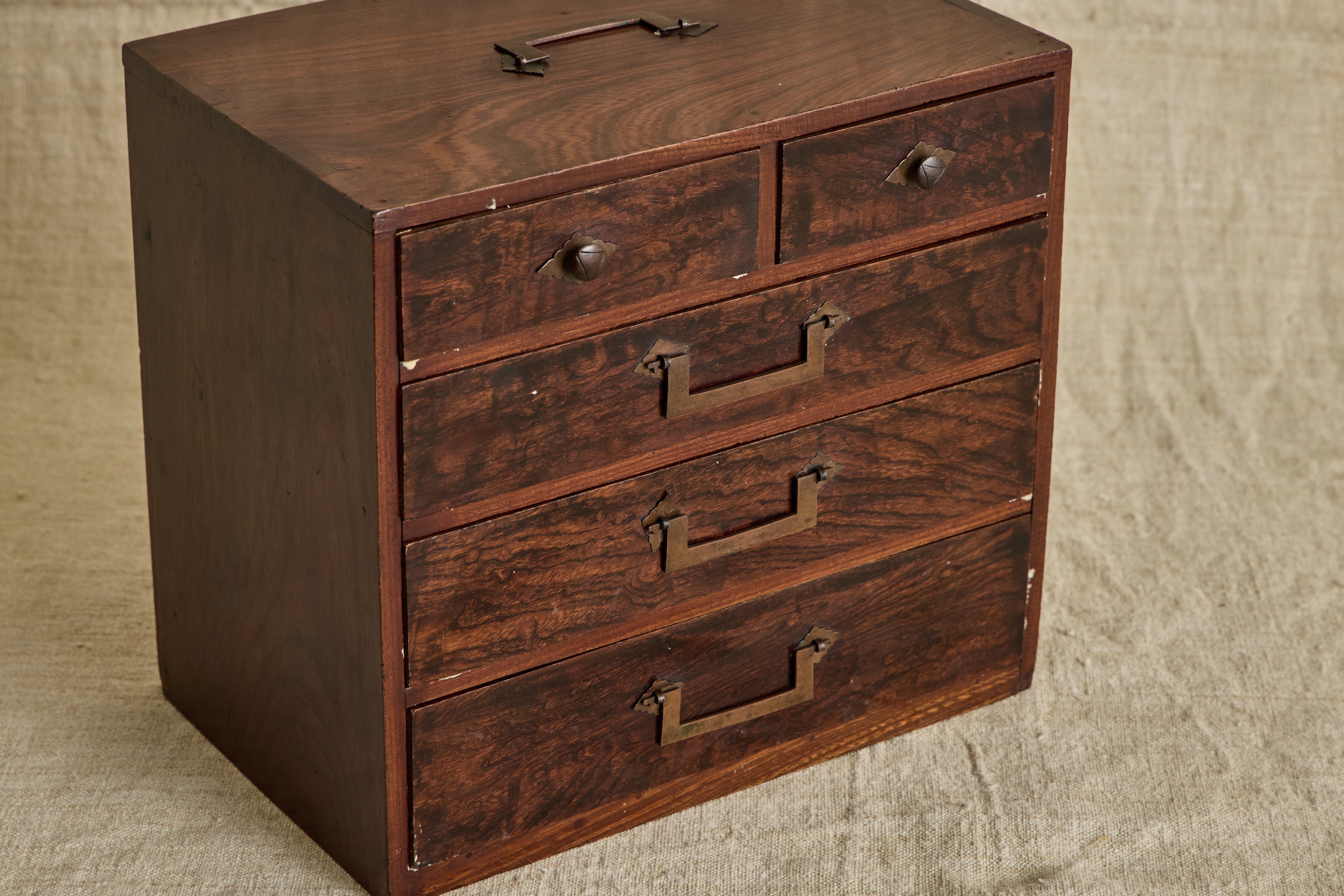 Nicky Kehoe - Sakata Hari Bako (Sewing Box)