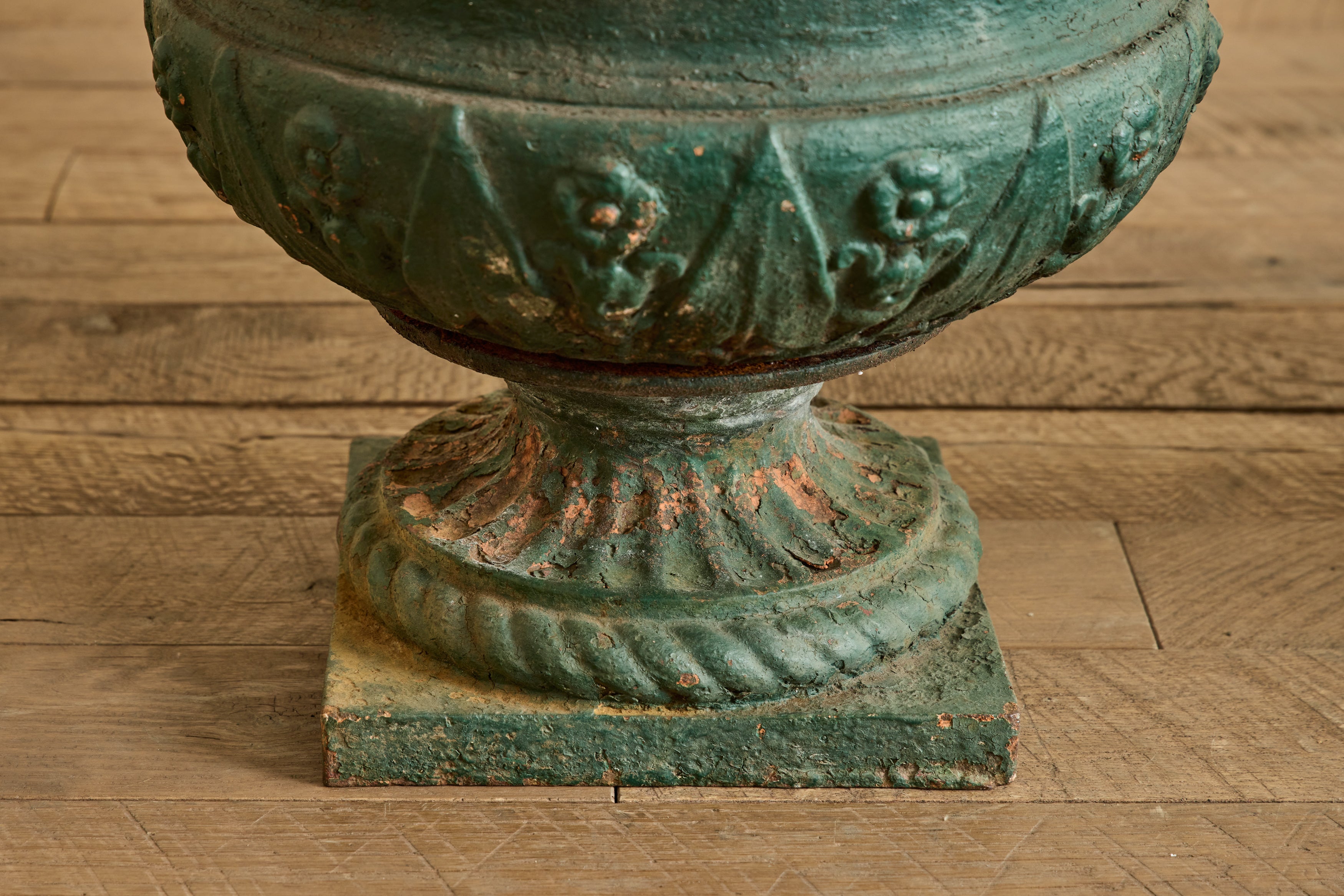 Nicky Kehoe - Pair of 18th Century Green Urns