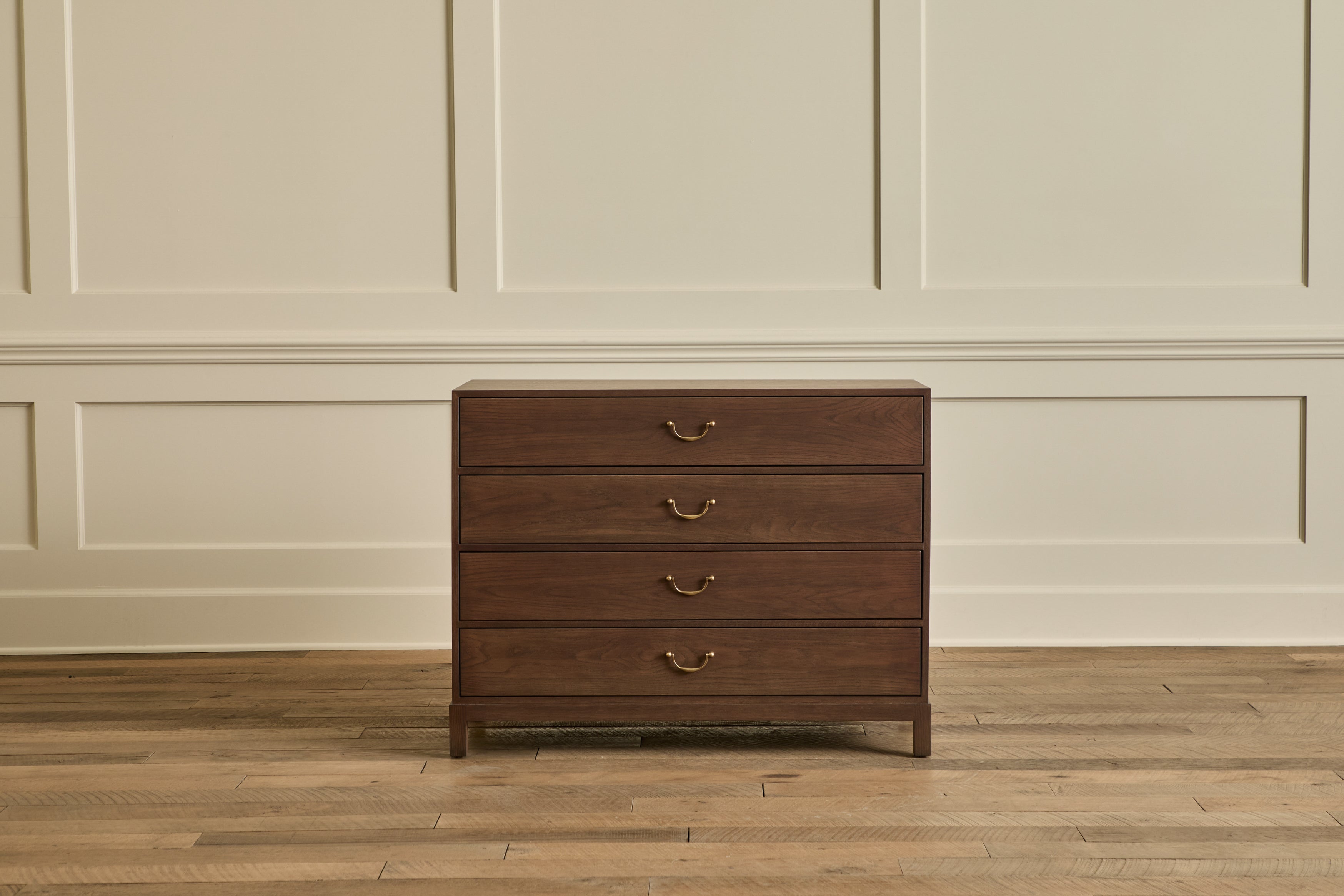 Nicky Kehoe - Campaign Dresser, 42"
