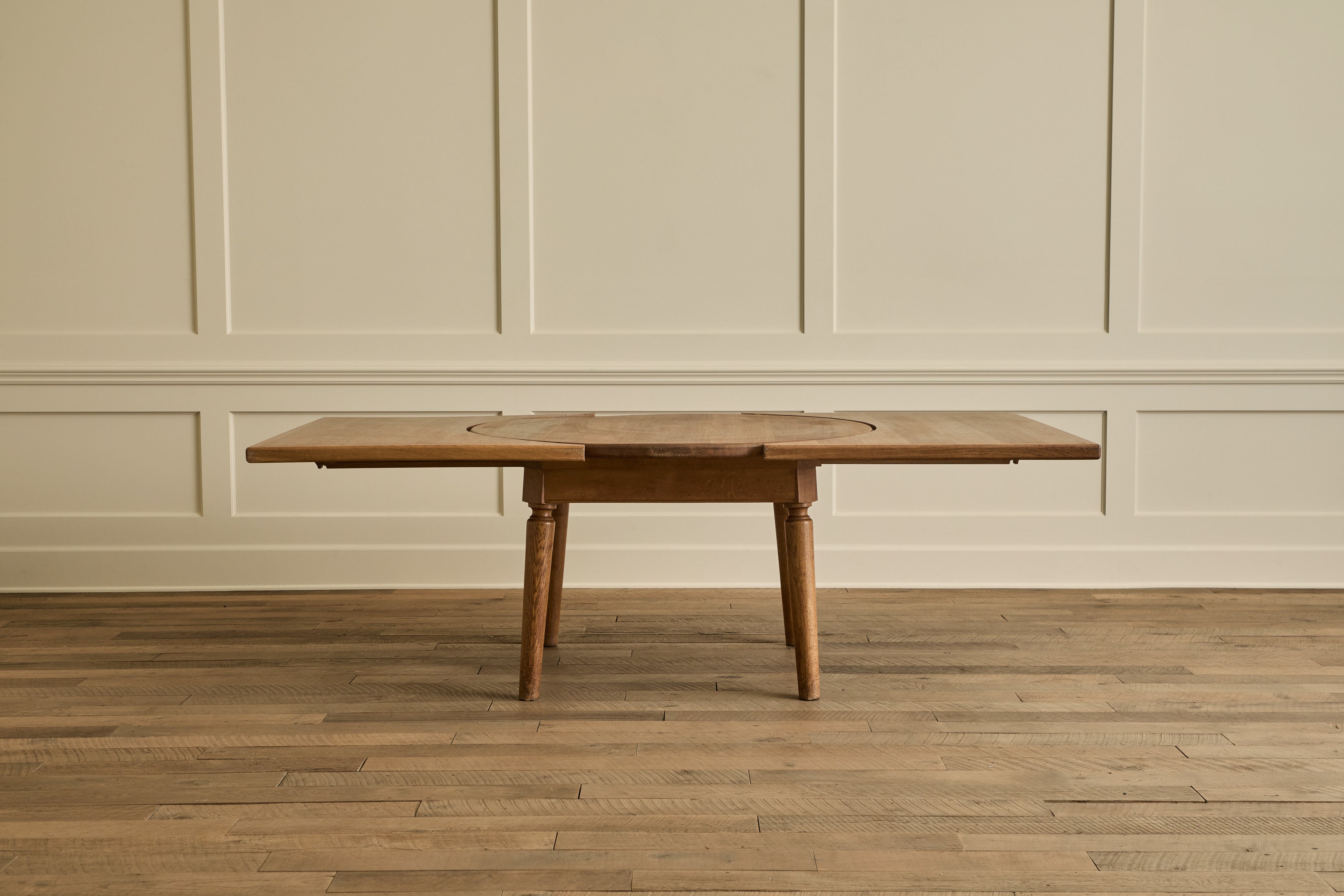Nicky Kehoe - Round Oak Wood Extension Table