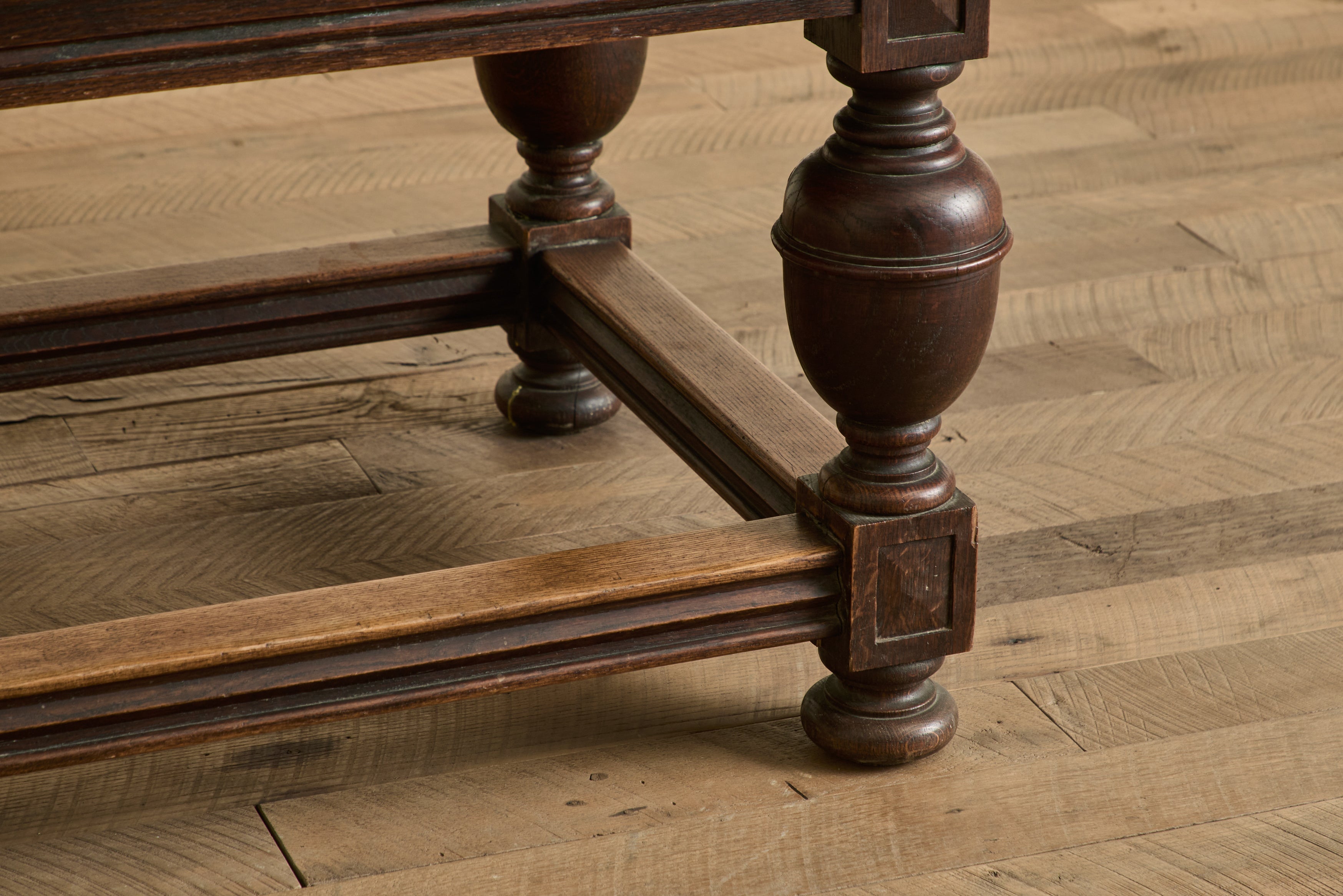 Nicky Kehoe - Oak Extension Hall Table